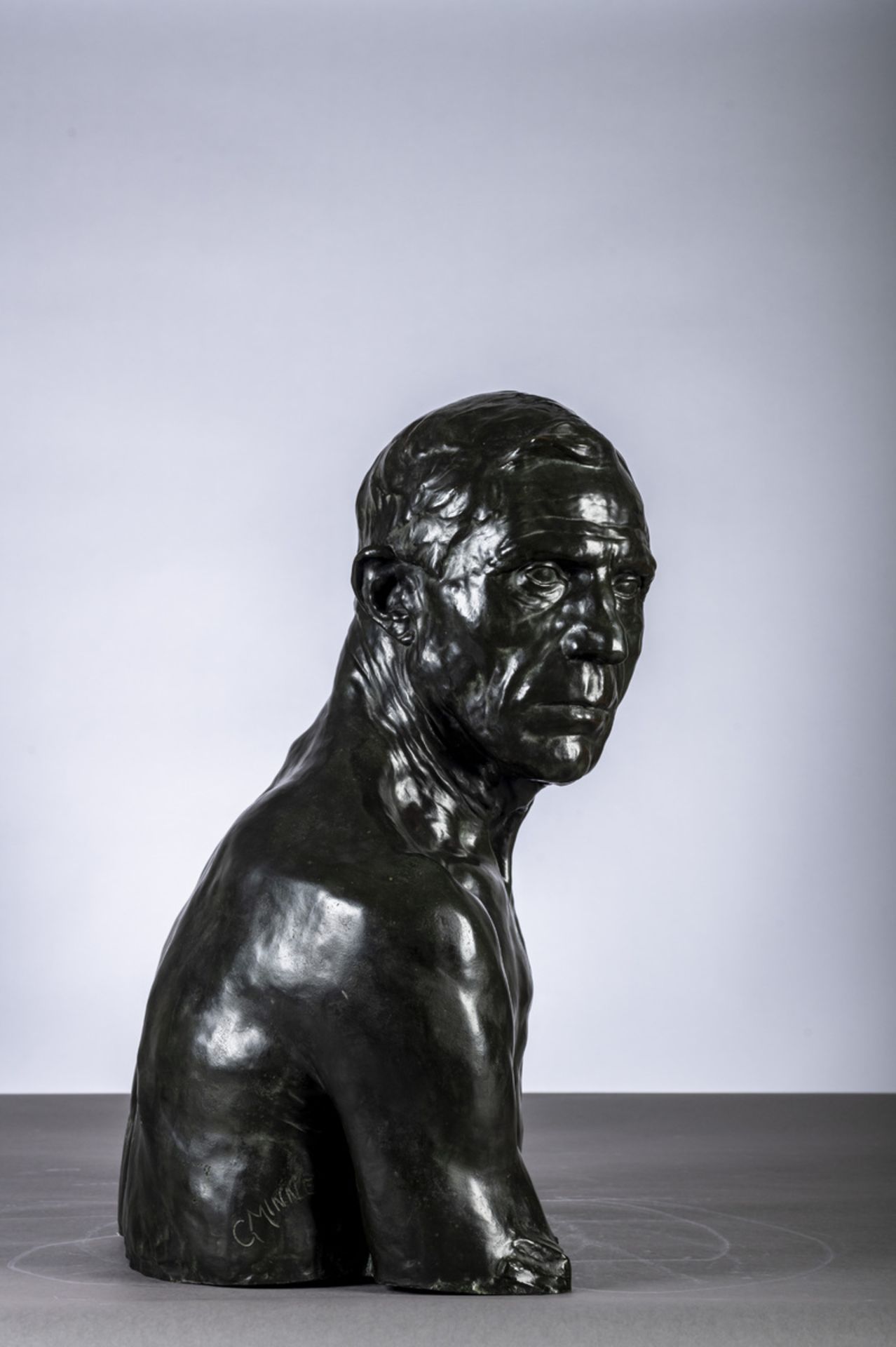 George Minne: bronze sculpture 'dock worker' (65x55x30cm) - Image 3 of 7