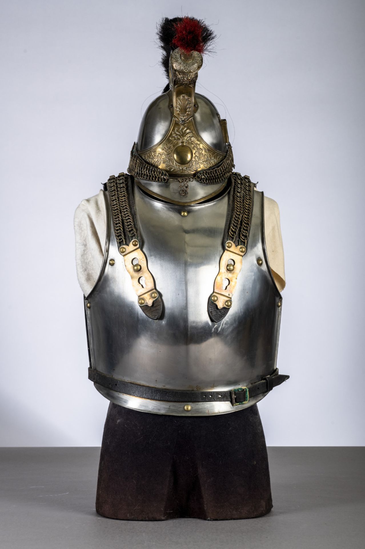 A French cuirasse with helmet, model 1825 (h31cm and 51x57)