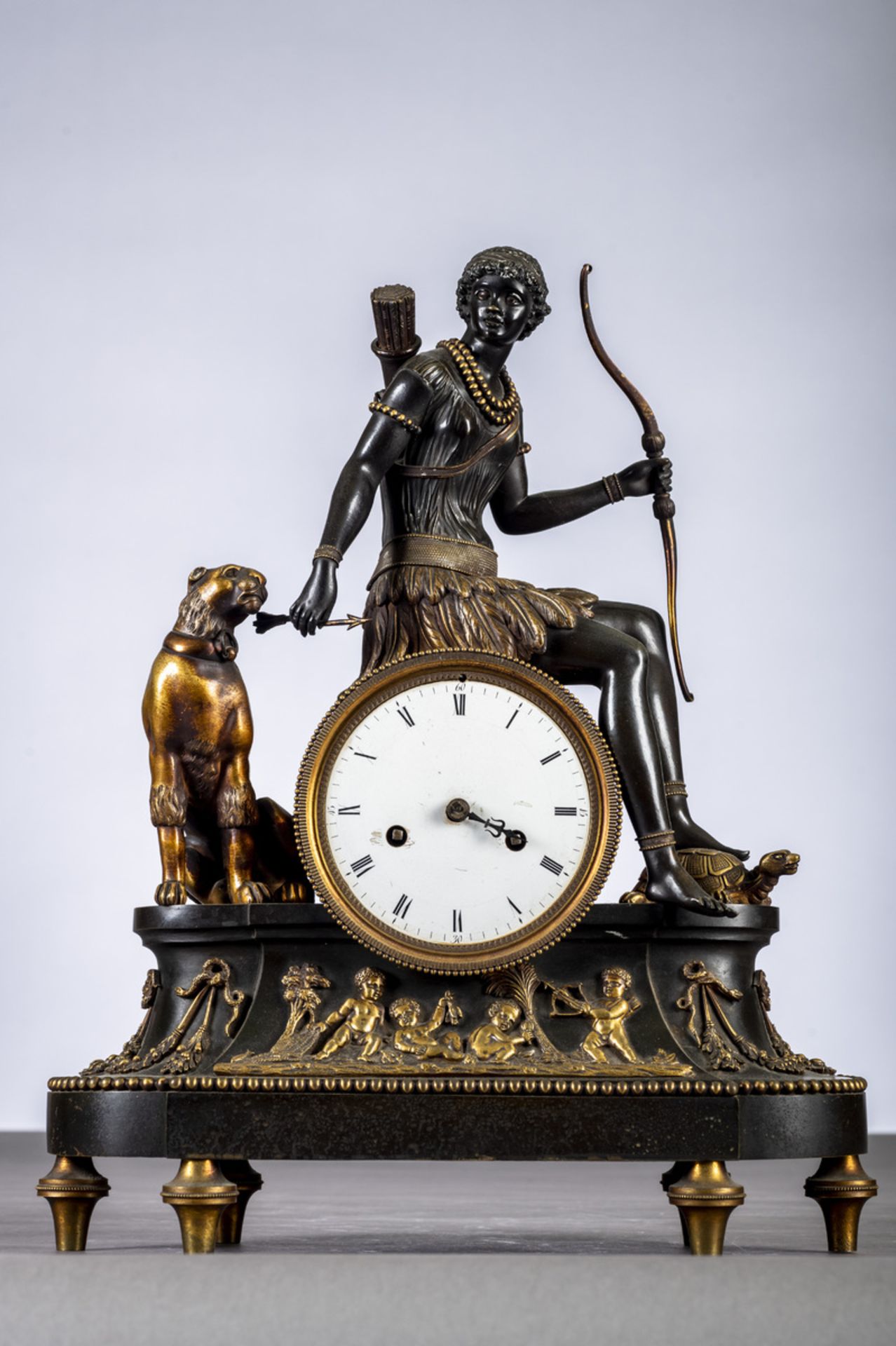 Rare bronze clock 'l'Afrique', late 18th - early 19th century (46x37x16cm) (*)