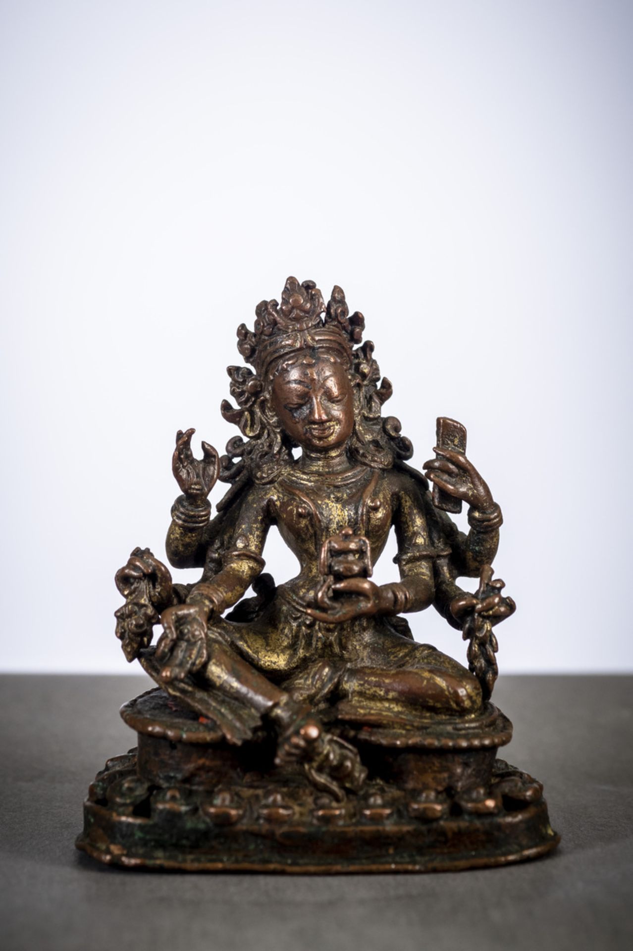 Nepalese statue in gilt bronze 'Vasudhara', 17th/18th century (6.5x5.5x4cm)