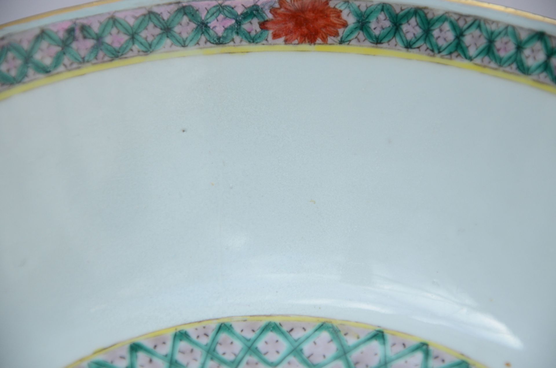 A bowl in Chinese porcelain 'dragons', mark (9x22cm) (*) - Bild 7 aus 7