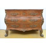 A Louis XV style chest of drawers with a marble top (97x130x64cm) (*)