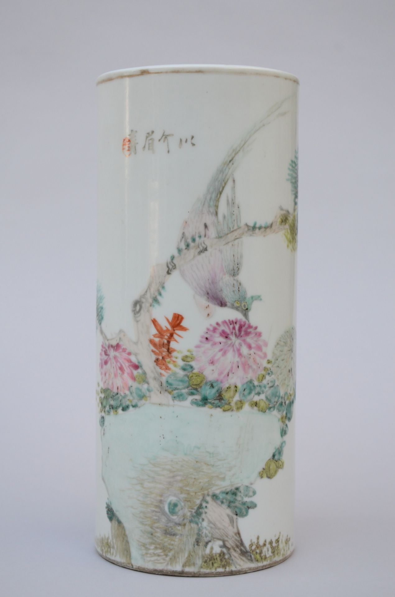 Cylindrical vase in Chinese porcelain 'birds', Republic period (h28.5cm) (*)