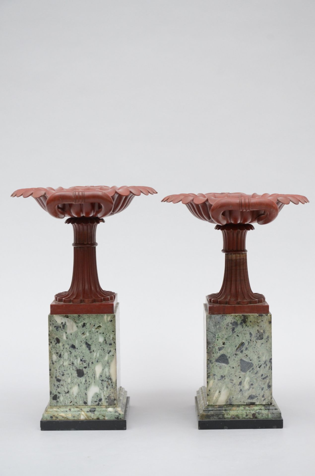 Two fine marble tazza coupes, 19th century (34x39x23cm) (*) - Image 4 of 7
