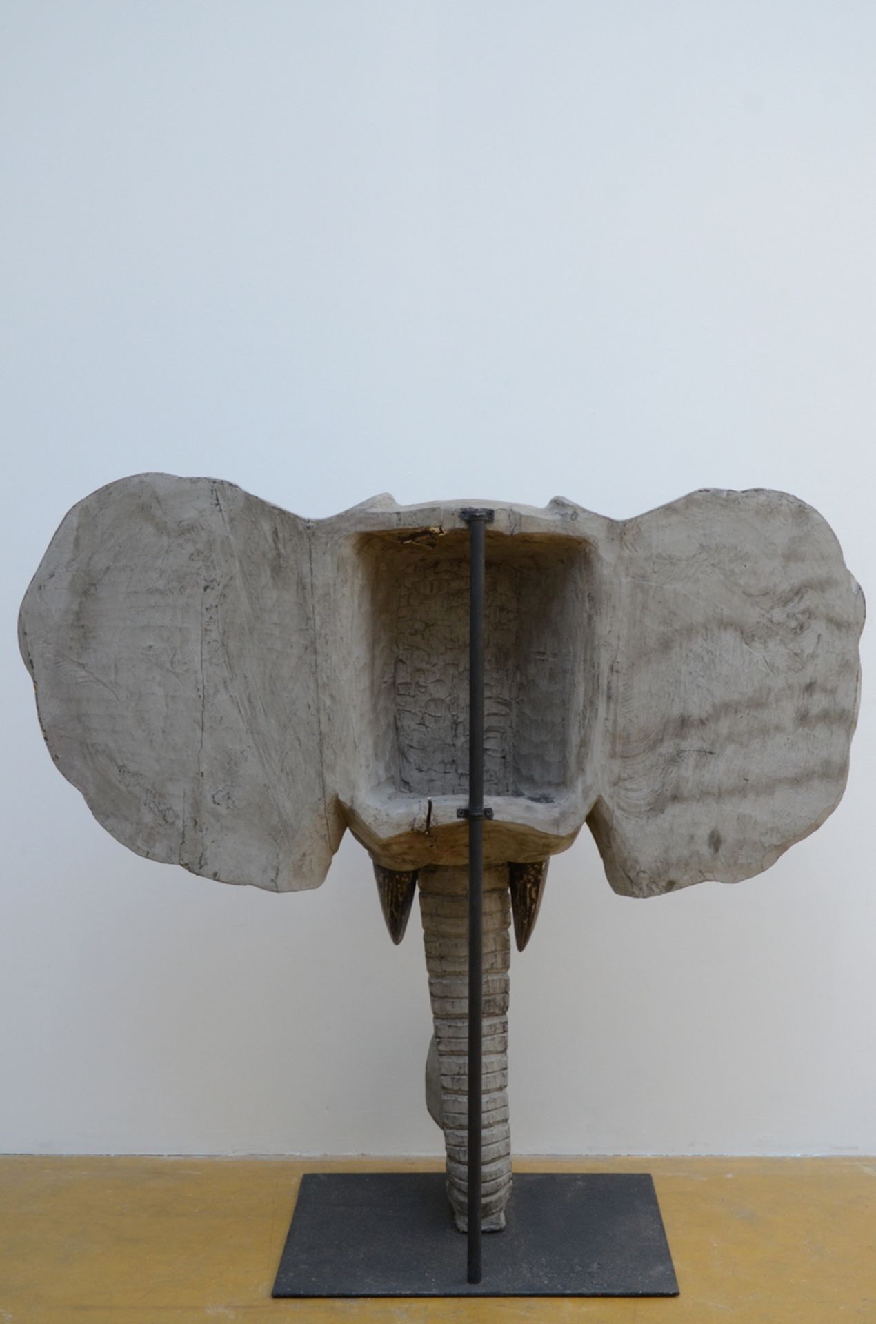 Sculpture of an elephant in wood, modern (99x104x40cm) - Image 2 of 2