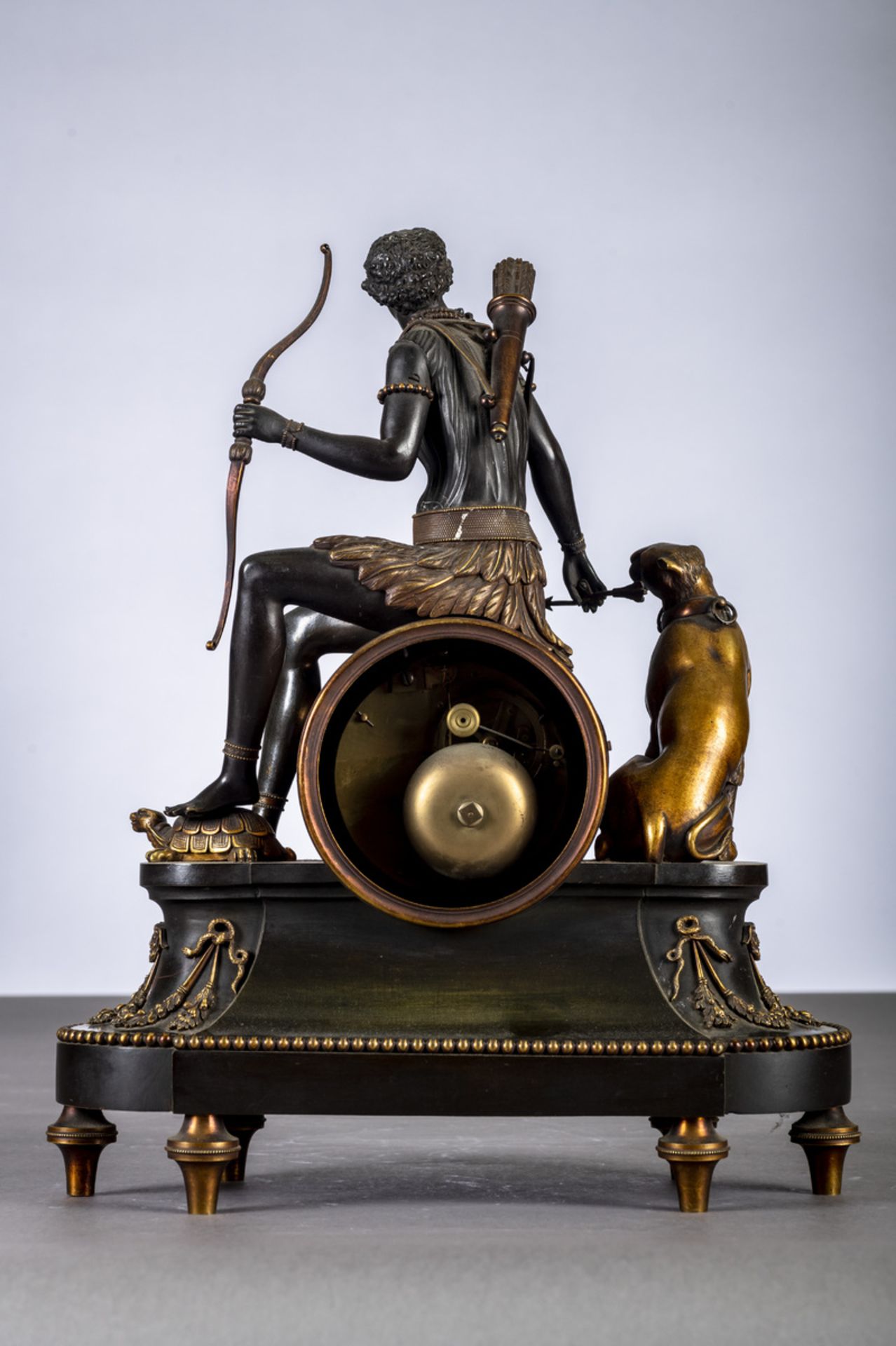 Rare bronze clock 'l'Afrique', late 18th - early 19th century (46x37x16cm) (*) - Image 3 of 3