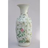 A vase in Chinese porcelain 'bamboo, flowers and fruits' (h57.5cm) (*)