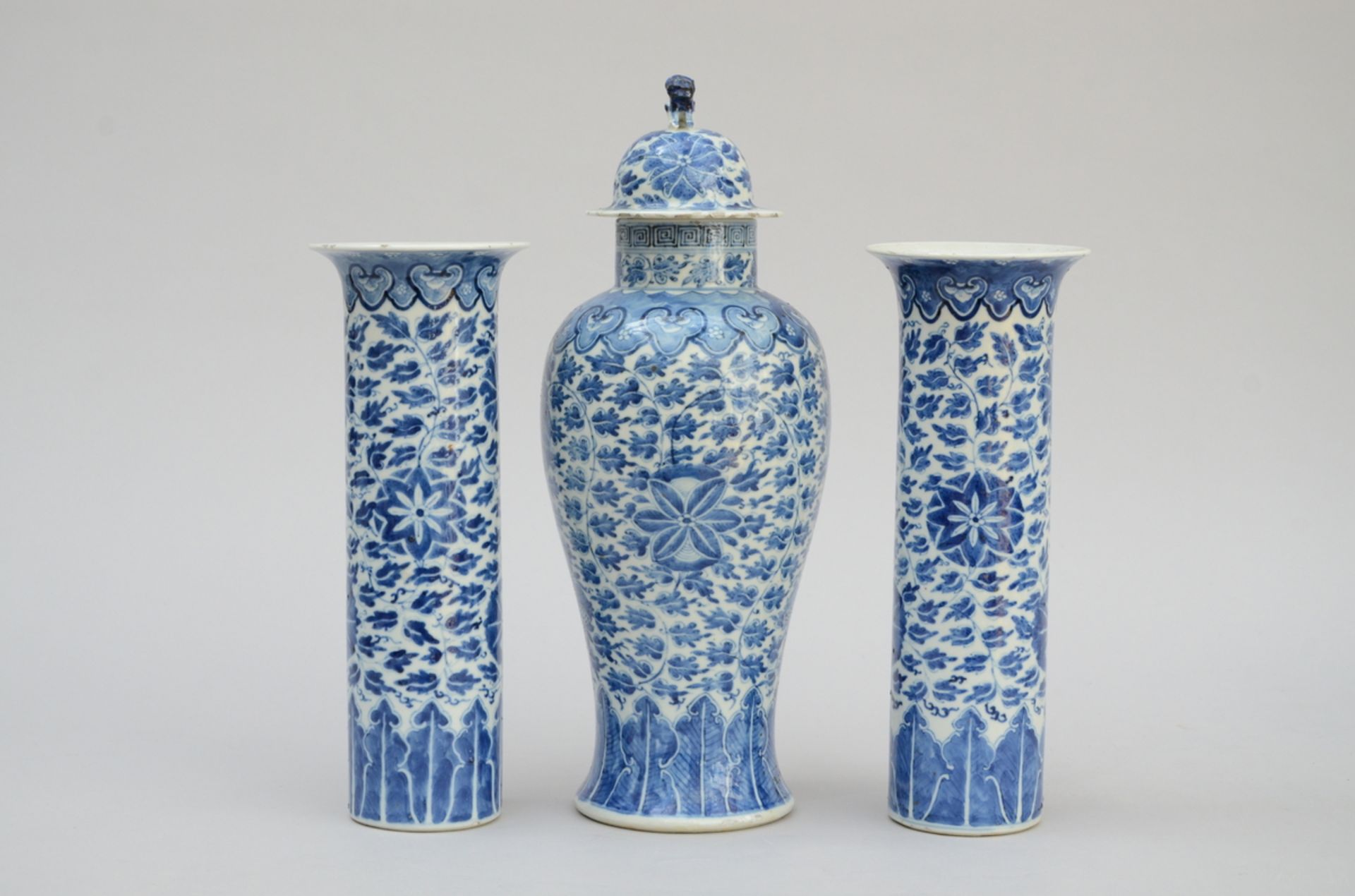 Three vases in Chinese blue and white porcelain, 19th century (h40cm and h30cm) (*) - Image 2 of 5