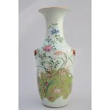 A vase in Chinese porcelain 'crabs' (h60cm) (*)