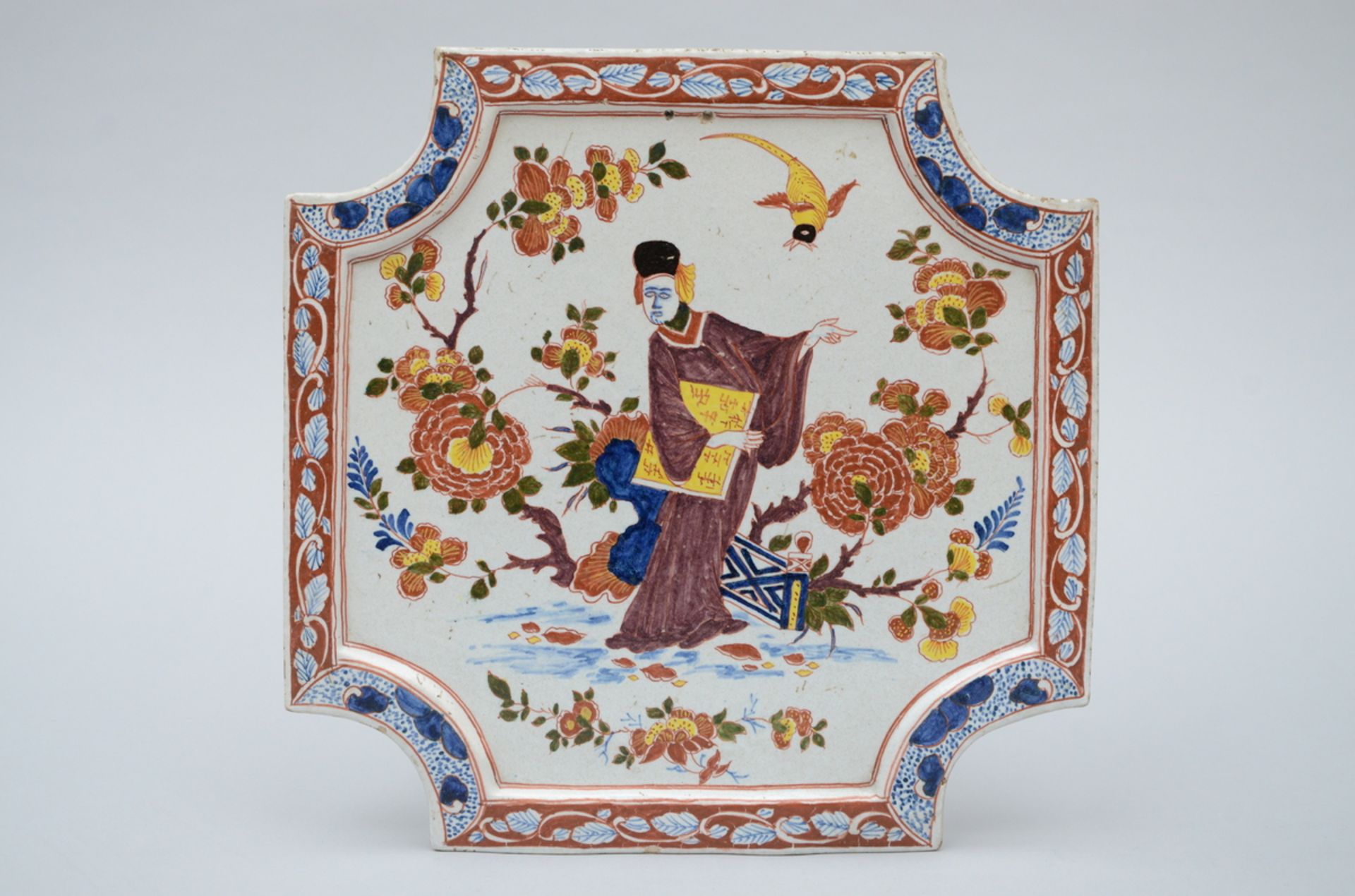 A plaque in Dutch faience 'Chinese scholar' (31x31cm)
