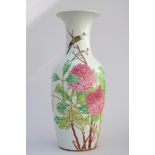 A vase in Chinese porcelain 'birds and peonies' (h61cm)