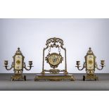 Japonisant clock set in bronze and ceramic (36x31x17cm) (28x25x9cm)