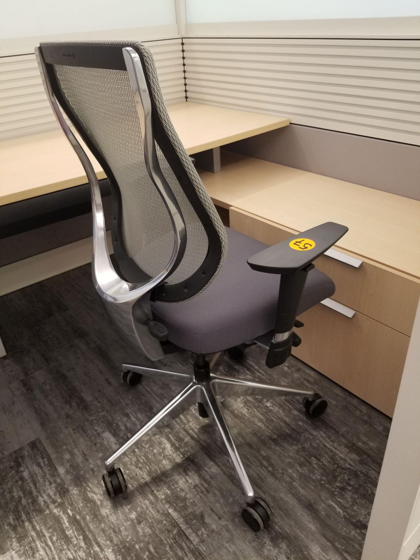 ALLSEATING - EXEC. CHAIR ON CASTERS, GREY W/ MESH BACK, ADJUSTABLE HEIGHT, ADJUSTABLE ARMS - Image 3 of 6