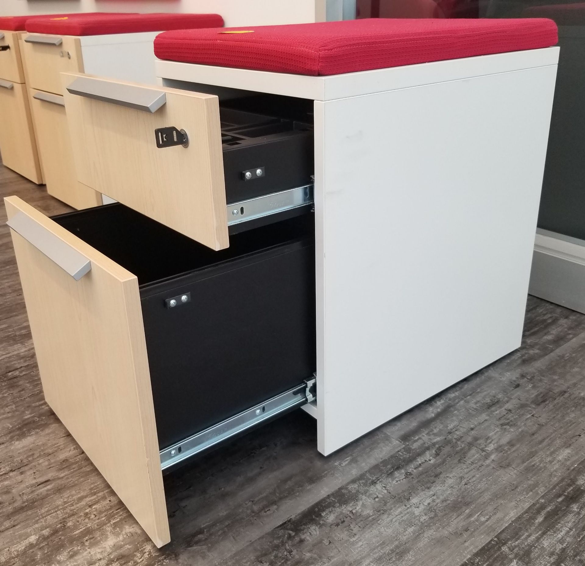 TEKNION - MOBILE FILE/STORAGE PEDESTAL W/ SEAT - Image 2 of 2