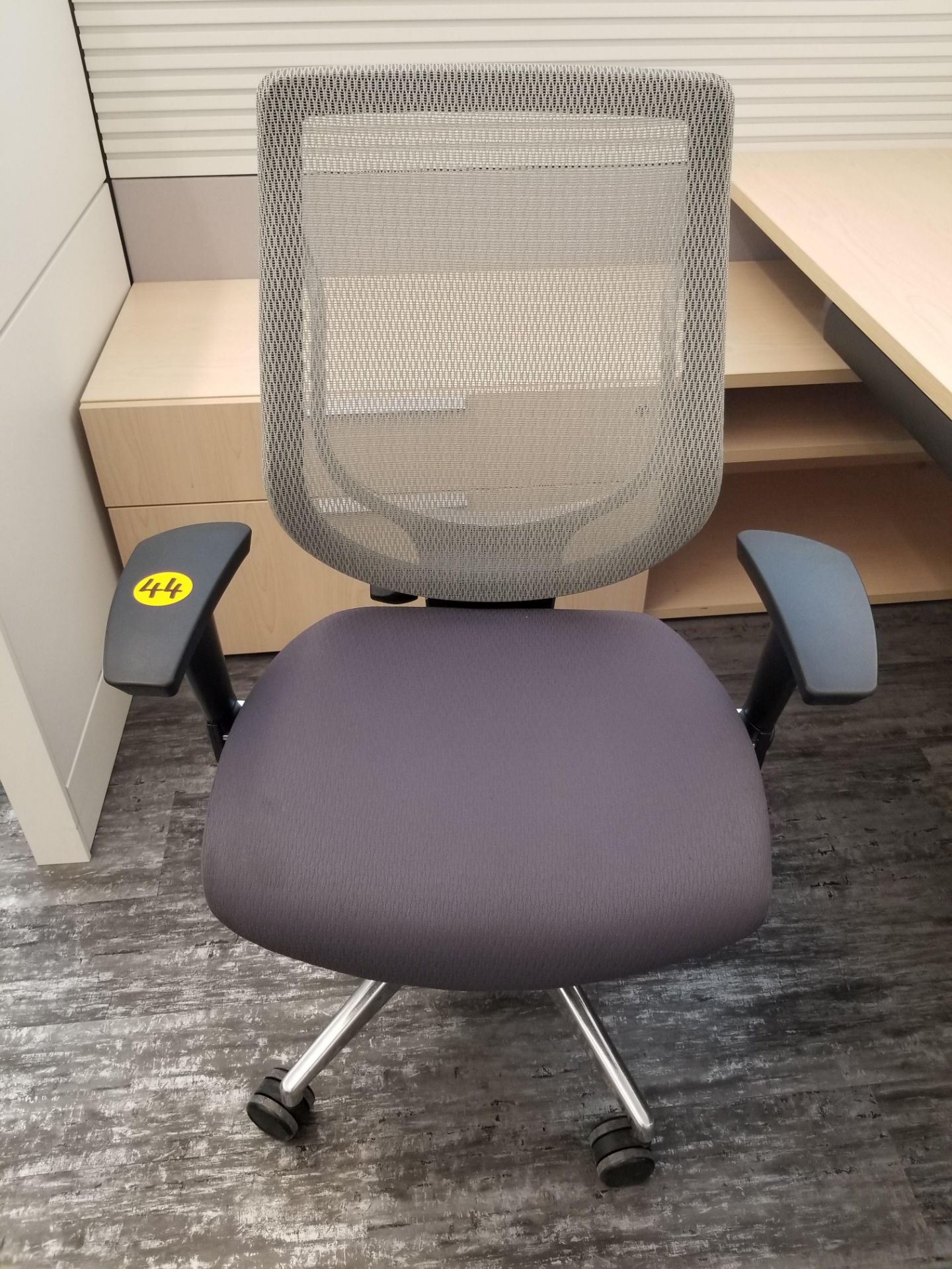 ALLSEATING - EXEC. CHAIR ON CASTERS, GREY W/ MESH BACK, ADJUSTABLE HEIGHT, ADJUSTABLE ARMS