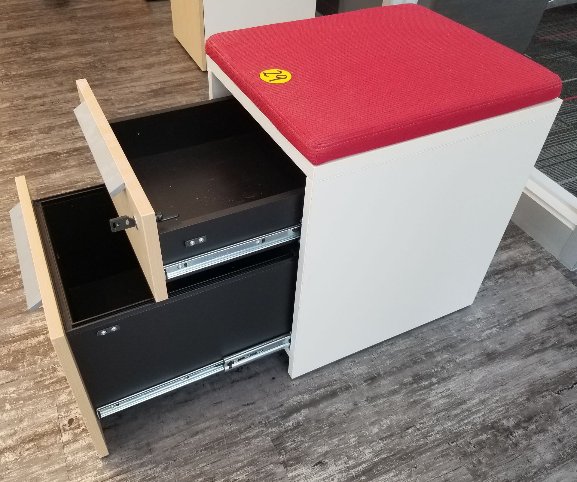 TEKNION - MOBILE FILE/STORAGE PEDESTAL W/ SEAT - Image 2 of 3