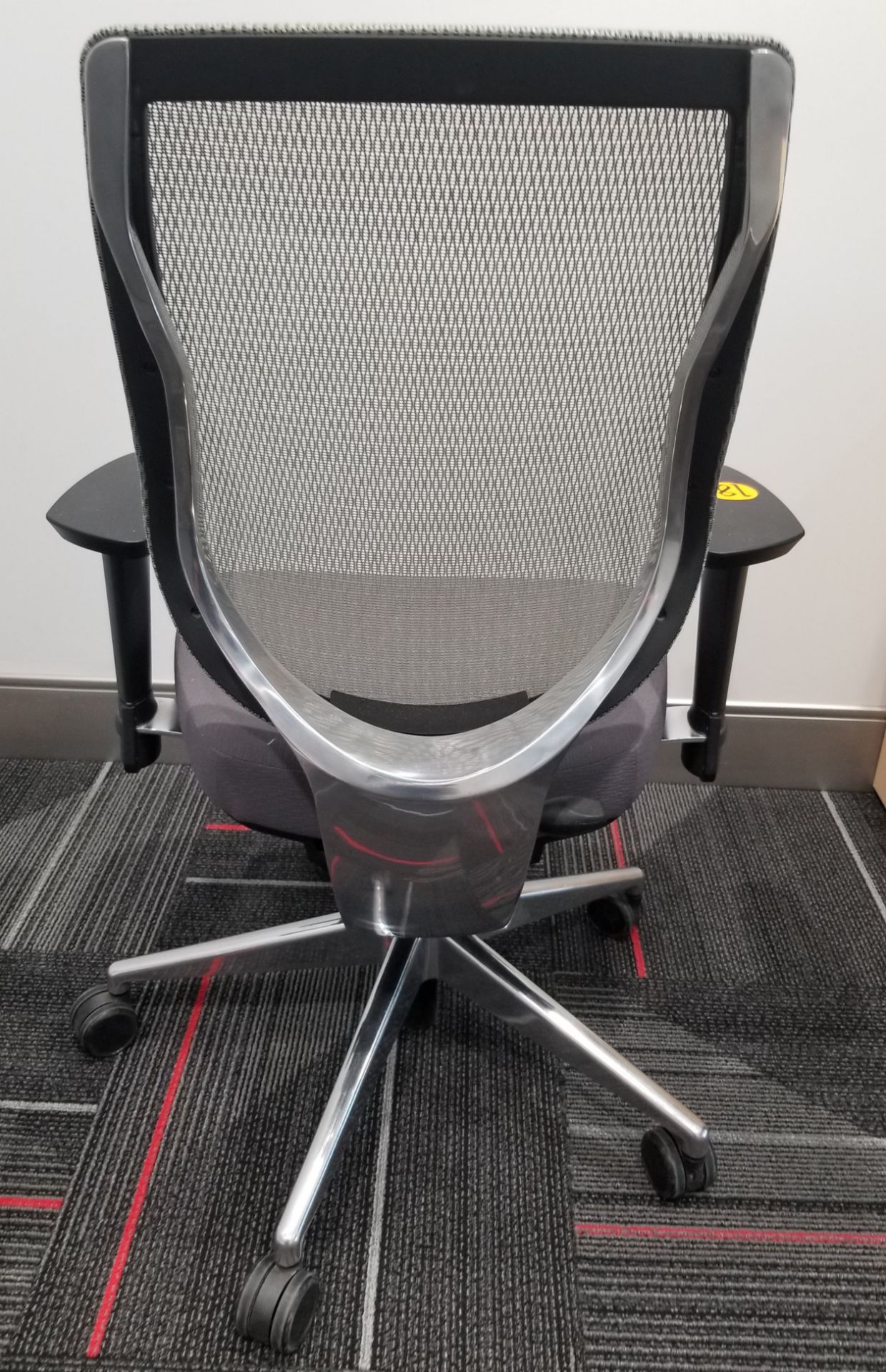 ALLSEATING - EXEC. CHAIR ON CASTERS, GREY W/ MESH BACK, ADJUSTABLE HEIGHT, ADJUSTABLE ARMS - Image 2 of 7