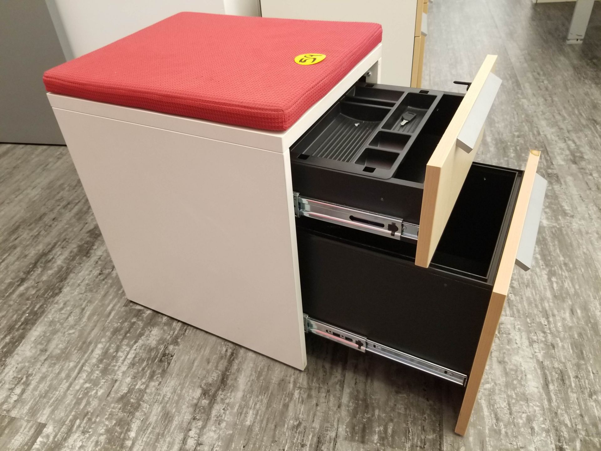 TEKNION - MOBILE FILE/STORAGE PEDESTAL W/ SEAT - Image 2 of 2