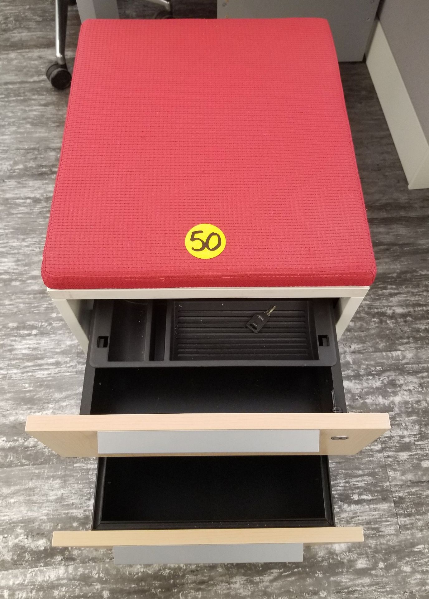 TEKNION - MOBILE FILE/STORAGE PEDESTAL W/ SEAT - Image 2 of 3