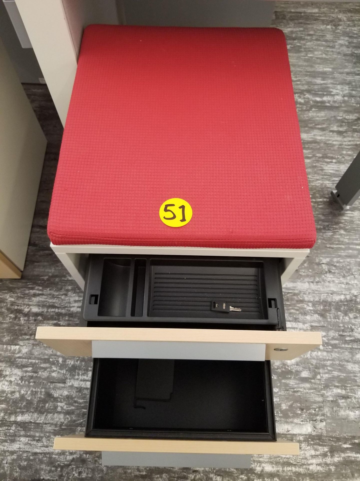 TEKNION - MOBILE FILE/STORAGE PEDESTAL W/ SEAT - Image 3 of 3