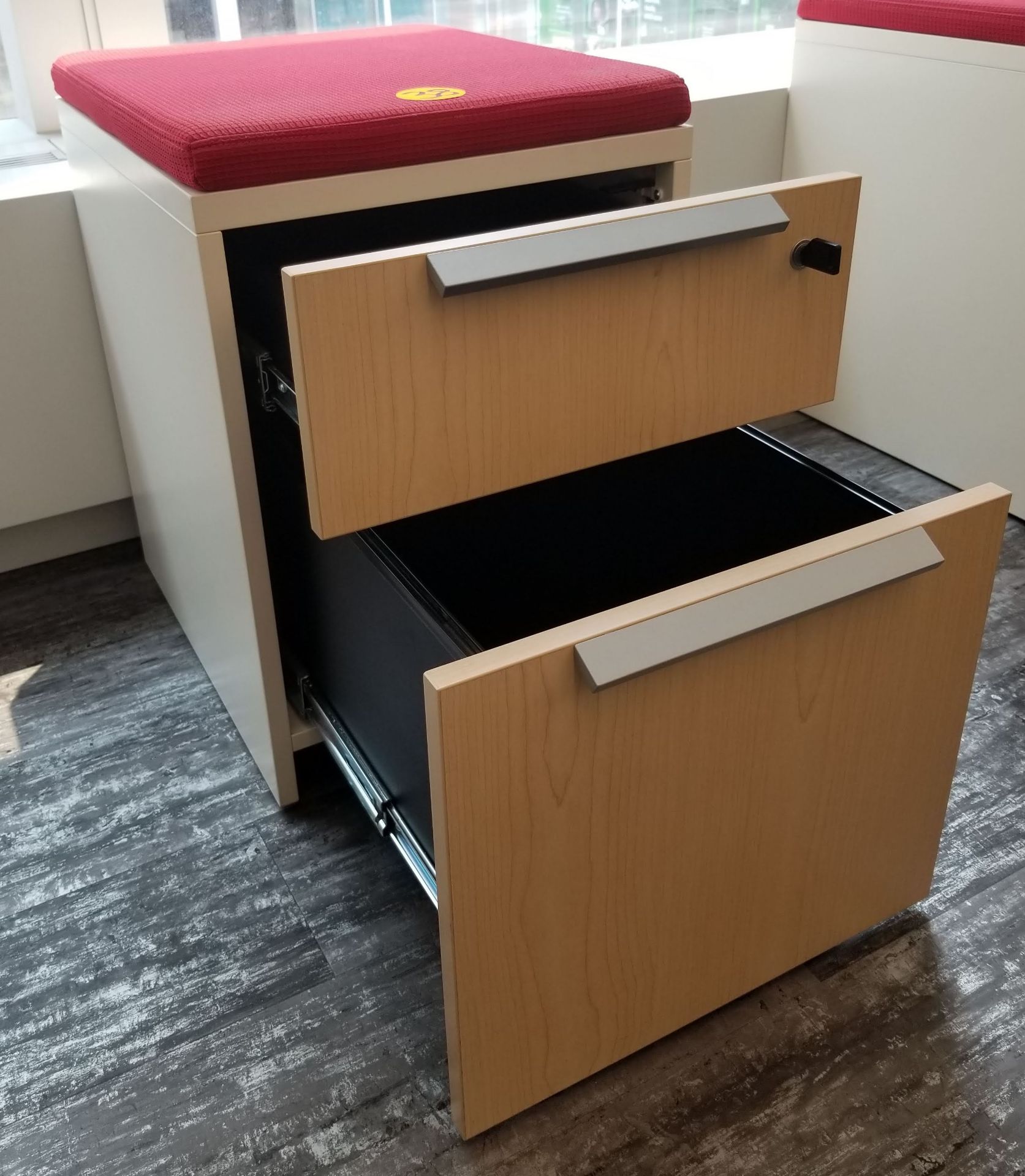 TEKNION - MOBILE FILE/STORAGE PEDESTAL W/ SEAT - Image 2 of 3