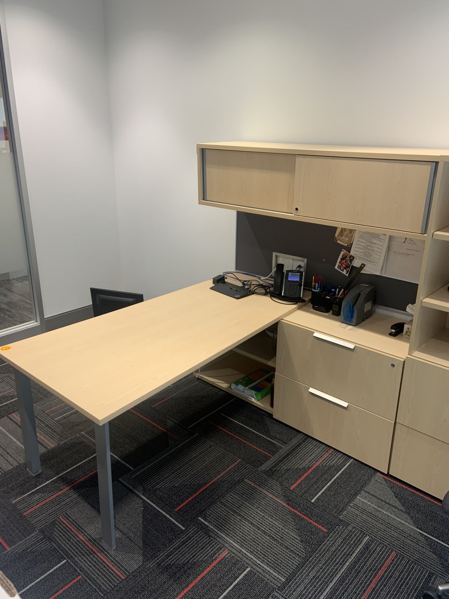 TEKNION - L-SHAPED COMPLETE OFFICE DESK W/OVER HEAD STORAGE AND LATERAL FILE/STORAGE CABINET - - Image 2 of 4