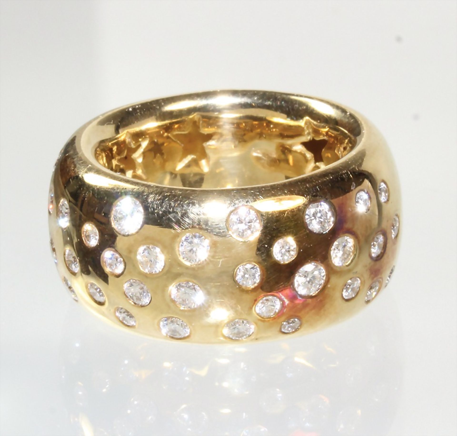 ring, STERNENHIMMEL, yellow gold 750/000, 40 brilliants c. 1.0 ct tw-vvsi/vsi, width = 11.6 ...