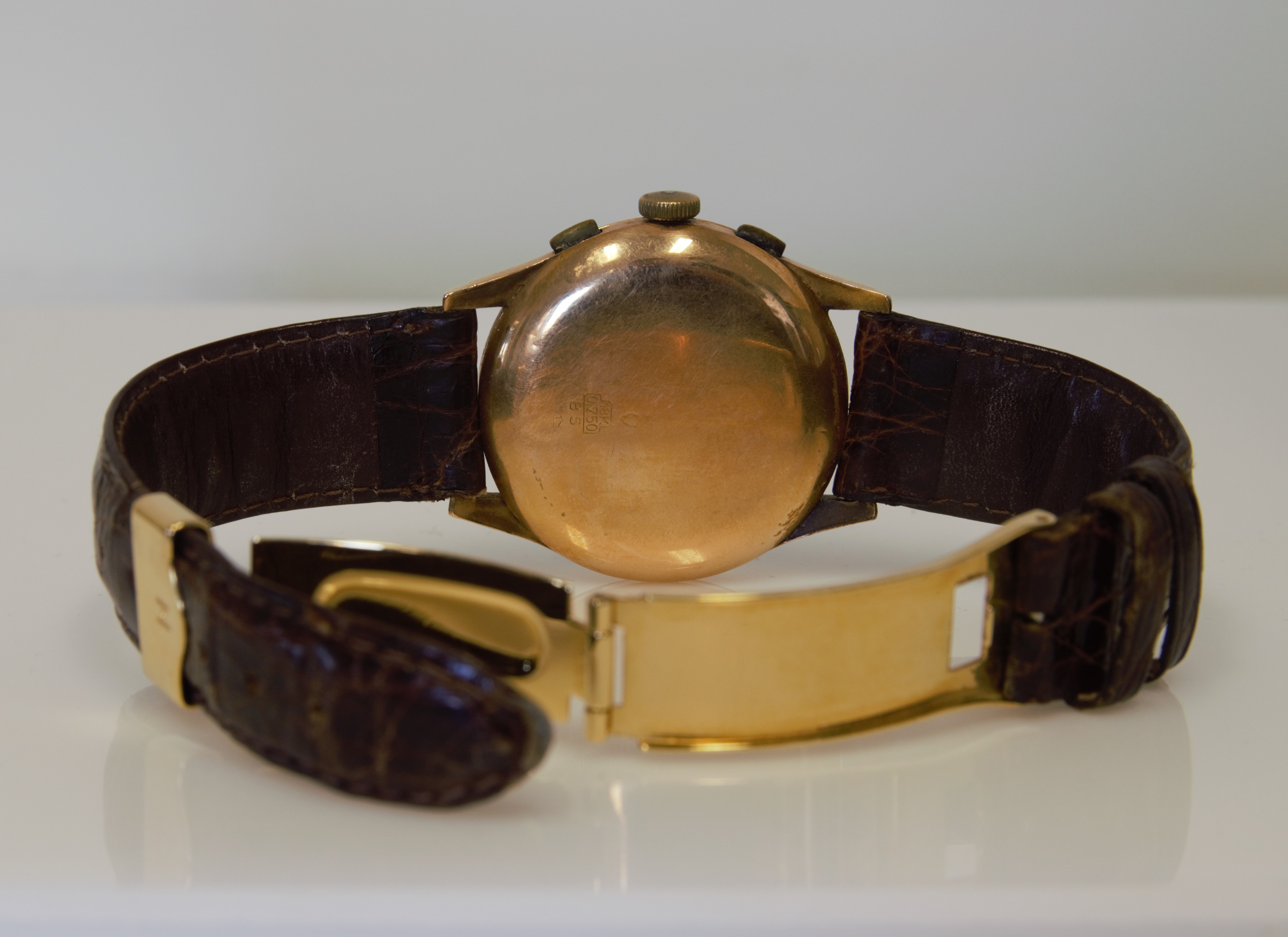 A gentleman's Exactus Chronograph Suisse Antimagnetic 17 Rubis wristwatch circa 1970. 18K yellow - Image 2 of 2