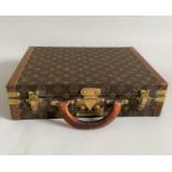 LOUIS VUITTON, Bisten, valise rigide