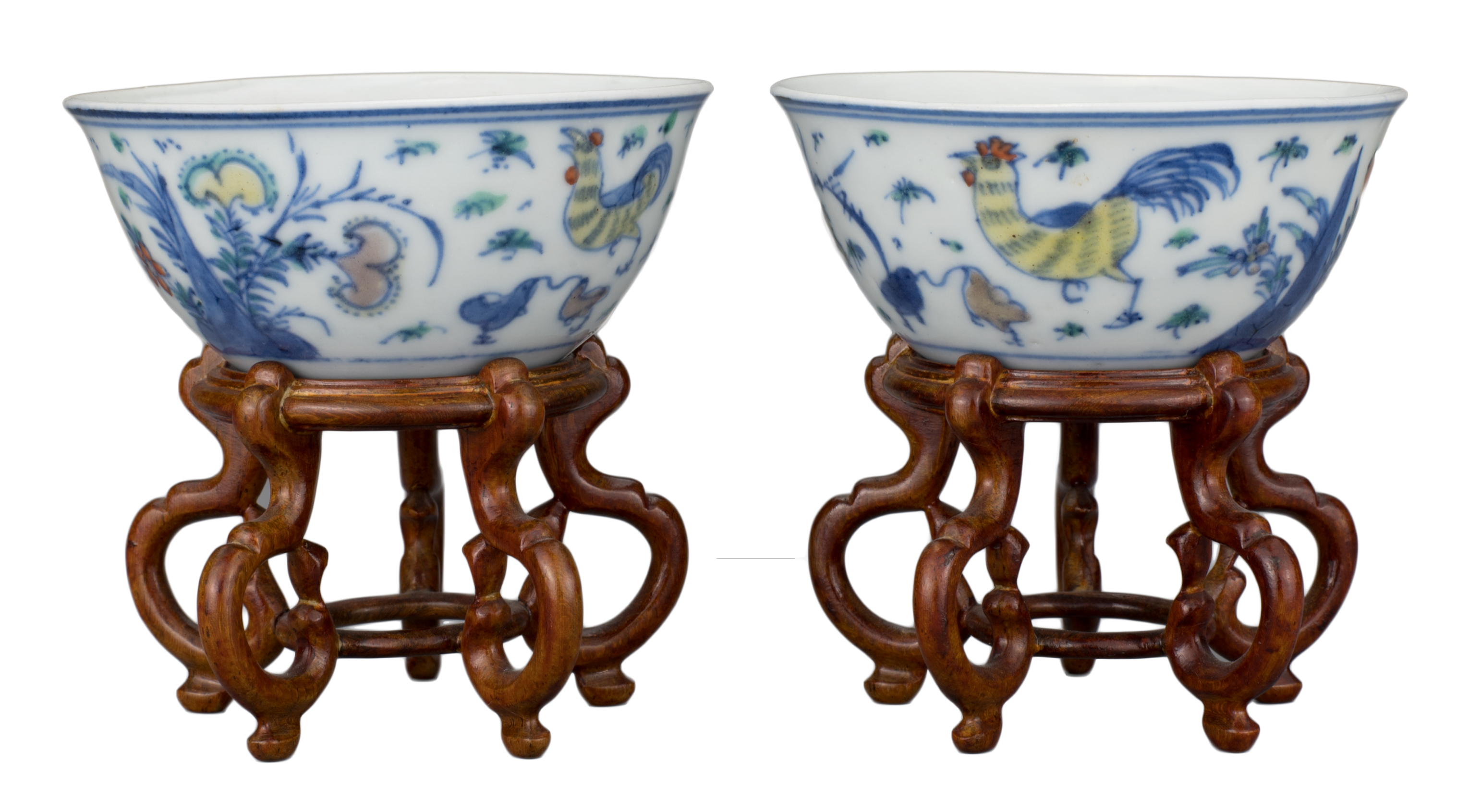 PAIR OF CHINESE DOUCAI PORCELAIN ‘CHICKEN’ CUPS, KANGXI PERIOD, 18th CENTURY