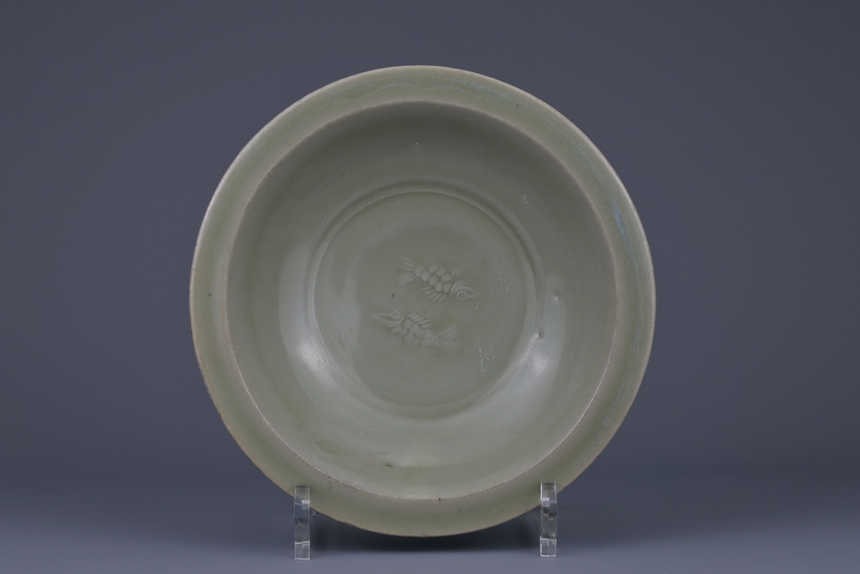 CHINESE LONGQUAN CELADON ‘TWIN FISH’ DISH, SONG DYNASTY - Image 2 of 7