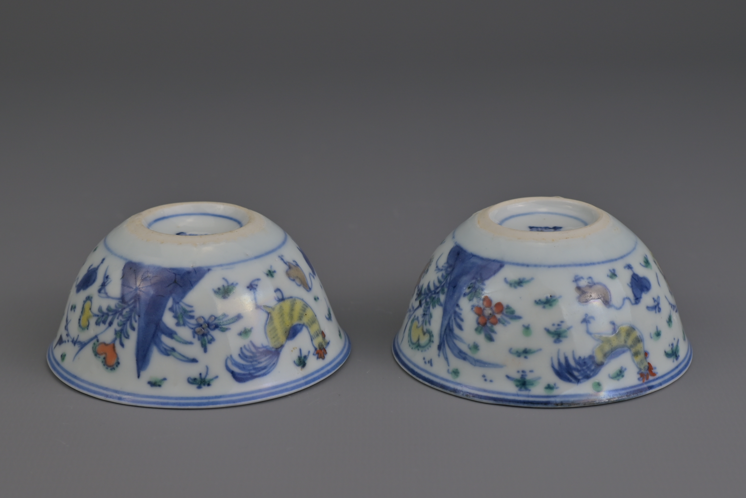 PAIR OF CHINESE DOUCAI PORCELAIN ‘CHICKEN’ CUPS, KANGXI PERIOD, 18th CENTURY - Image 7 of 8