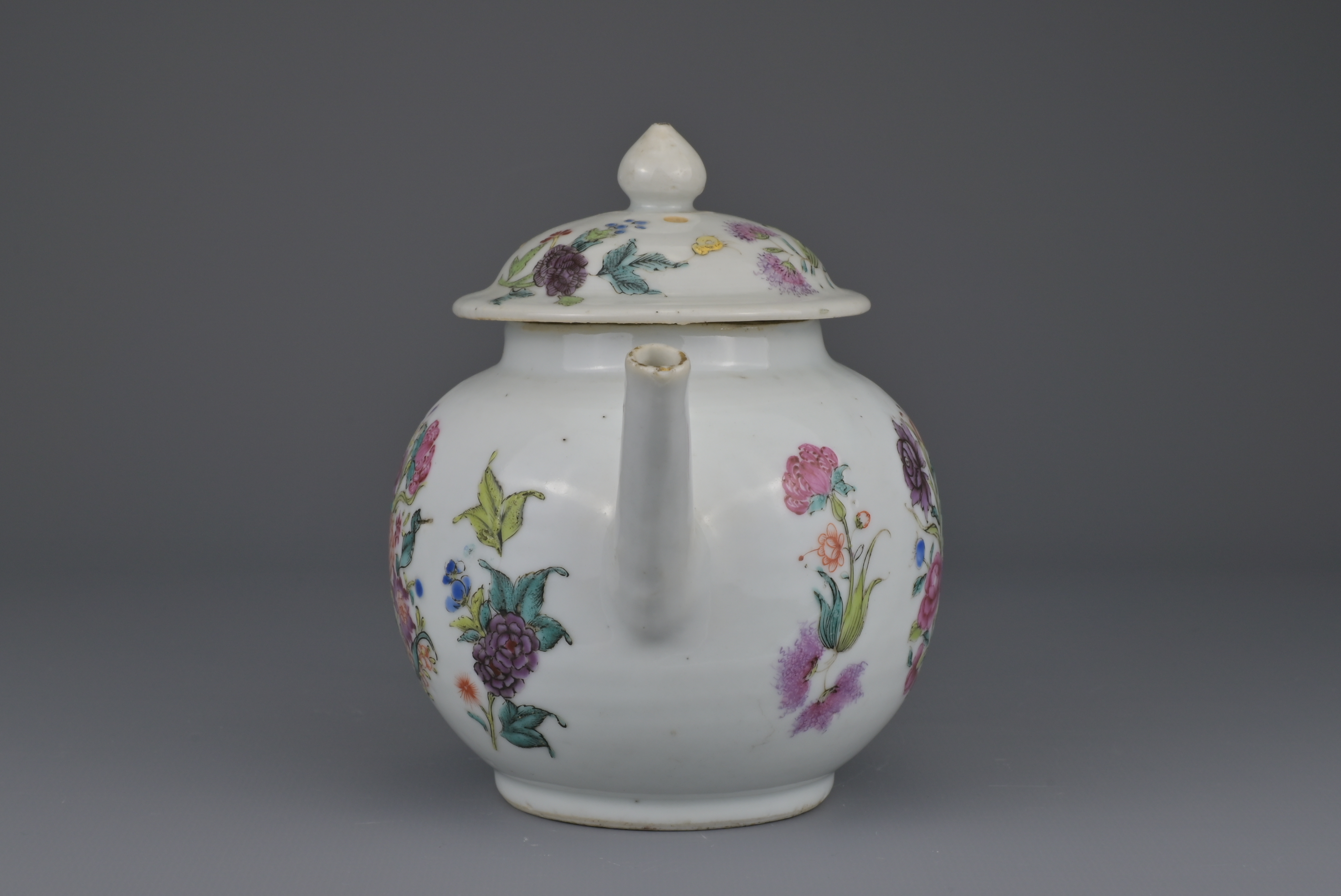 CHINESE FAMILLE ROSE PORCELAIN TEAPOT, 18th CENTURY - Image 5 of 8