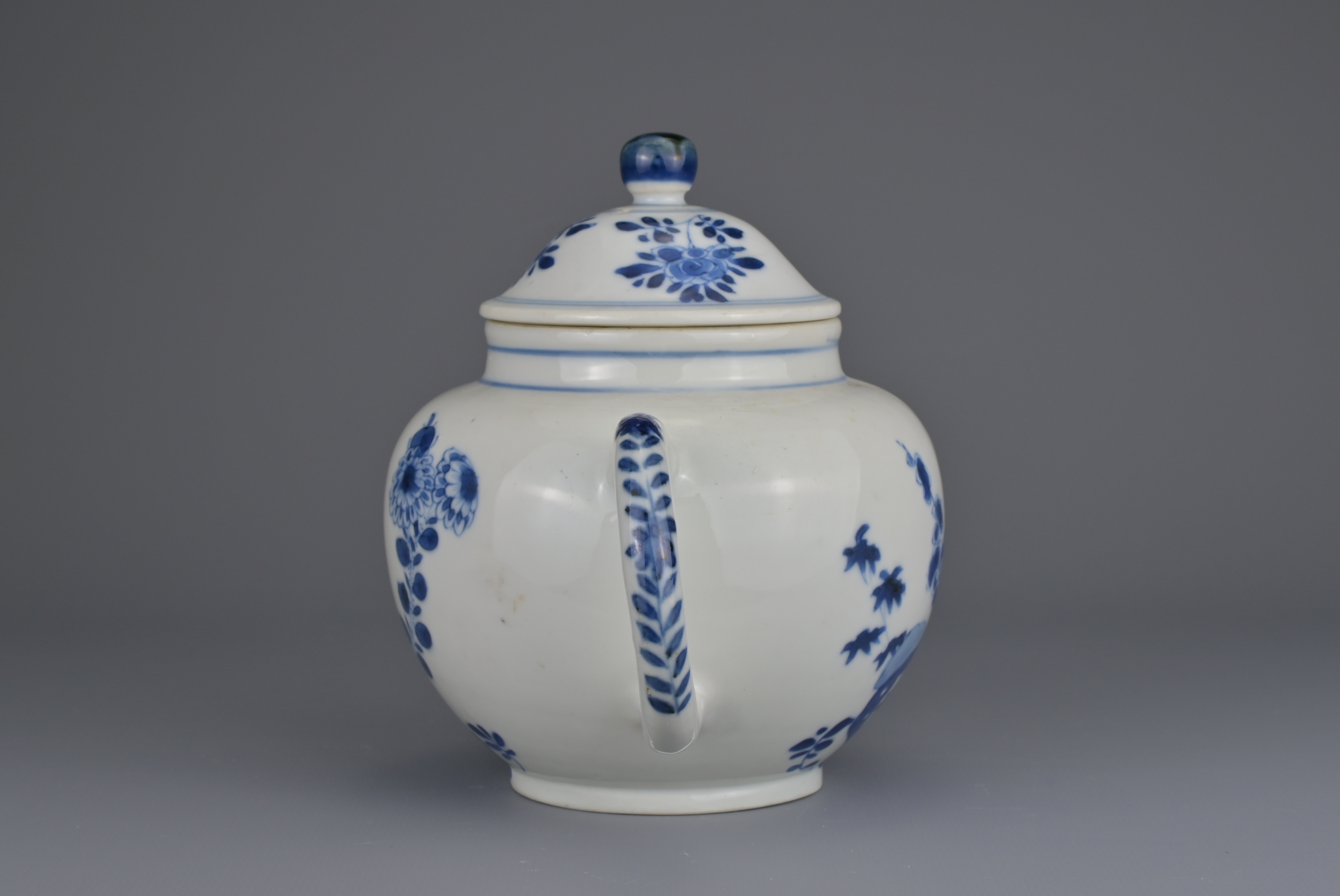 CHINESE BLUE AND WHITE PORCELAIN TEAPOT, YONGZHENG PERIOD, 18th CENTURY - Image 3 of 8