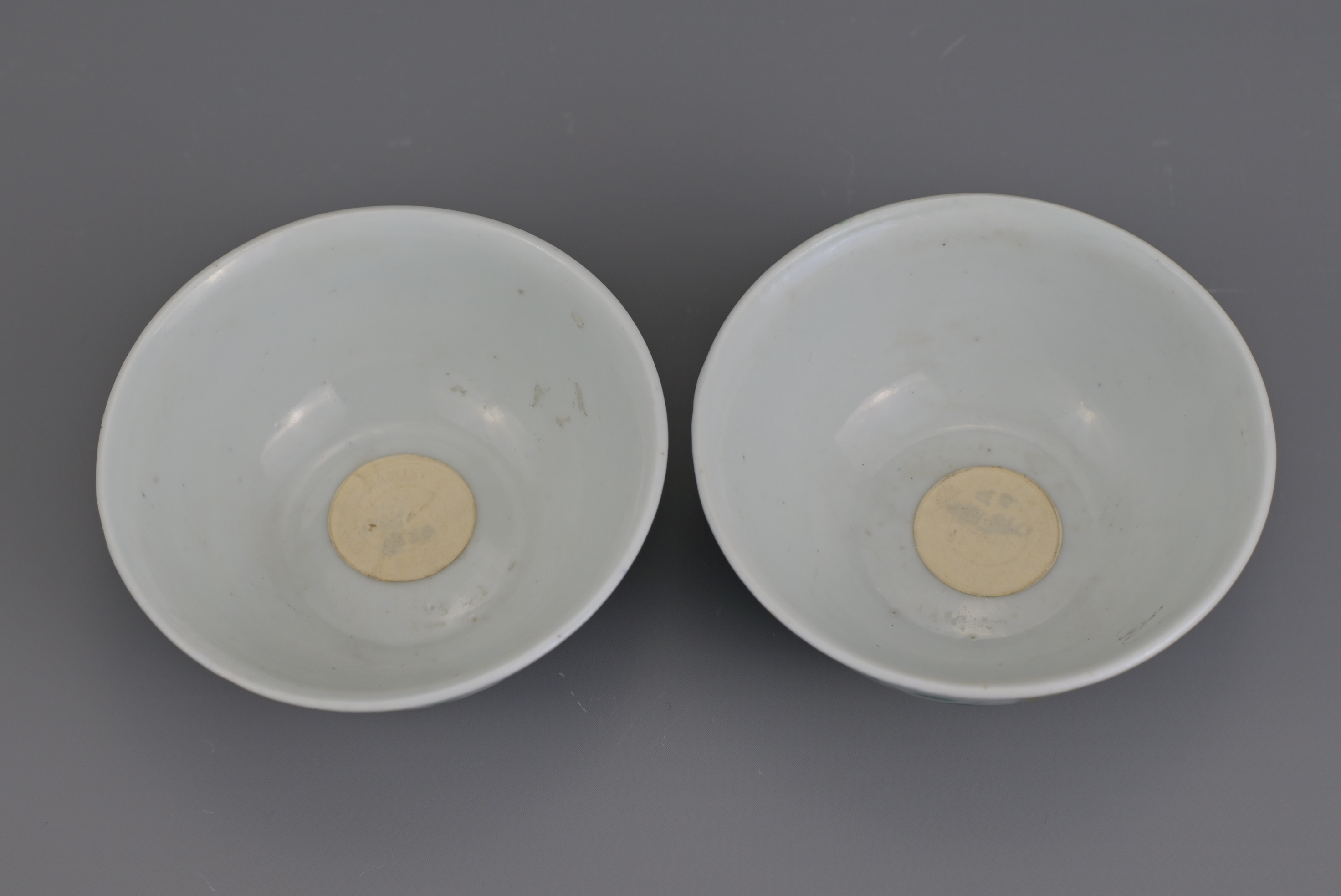 PAIR OF CHINESE DOUCAI PORCELAIN ‘CHICKEN’ CUPS, KANGXI PERIOD, 18th CENTURY - Image 6 of 8