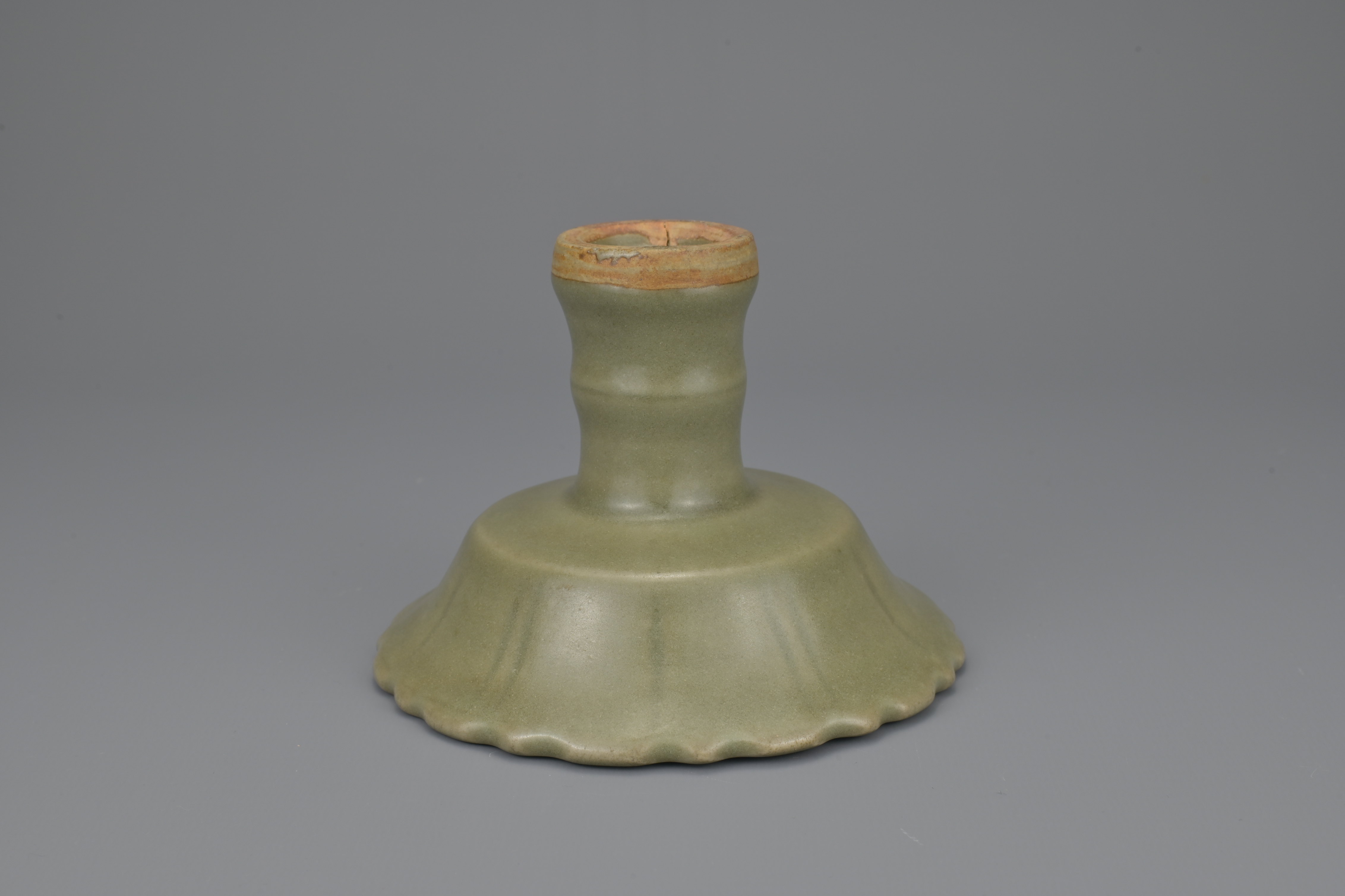 CHINESE YUAN / EARLY MING DYNASTY LONGQUAN CELADON STEM CUP - Image 8 of 8