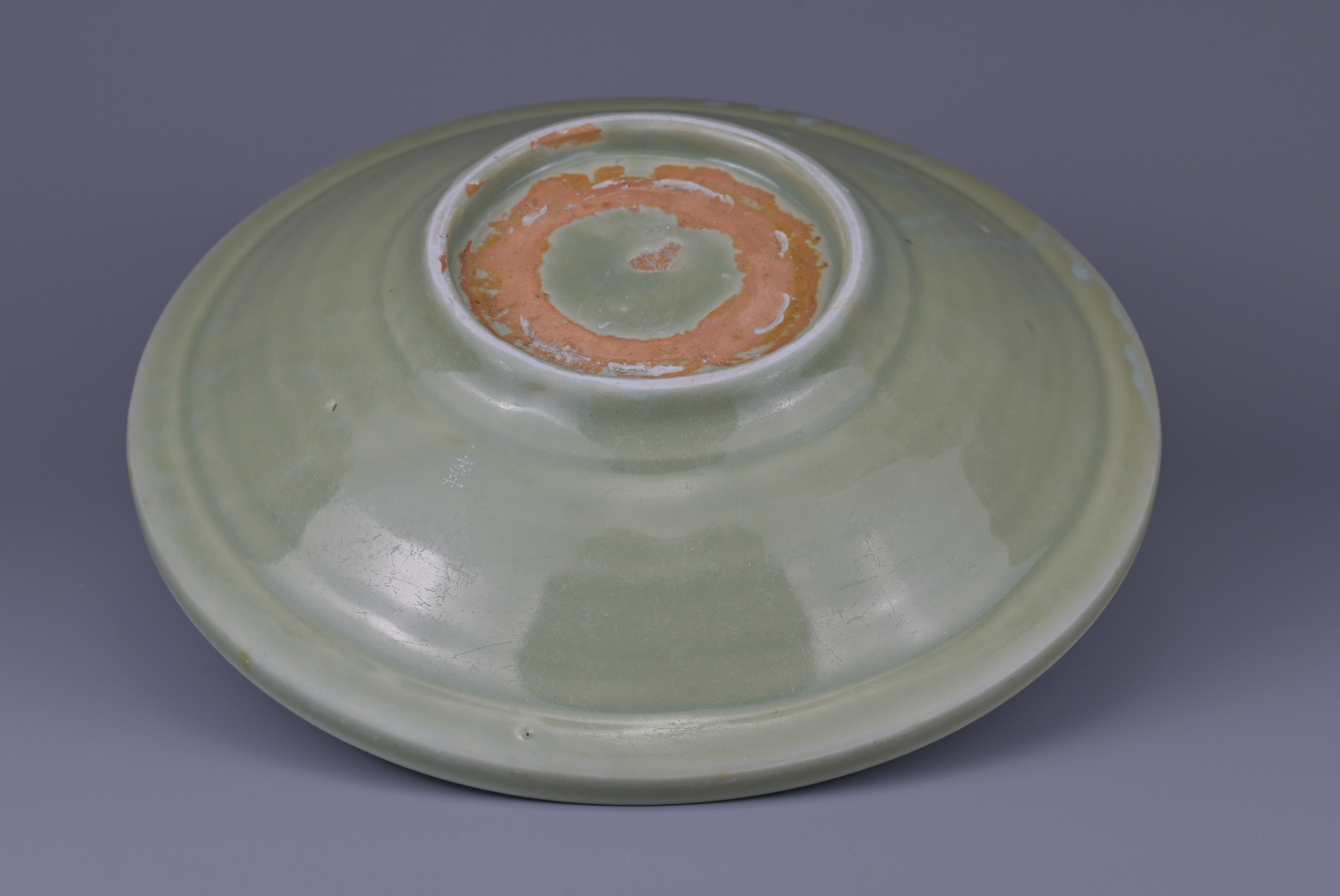 CHINESE LONGQUAN CELADON DISH, YUAN DYNASTY - Image 5 of 7