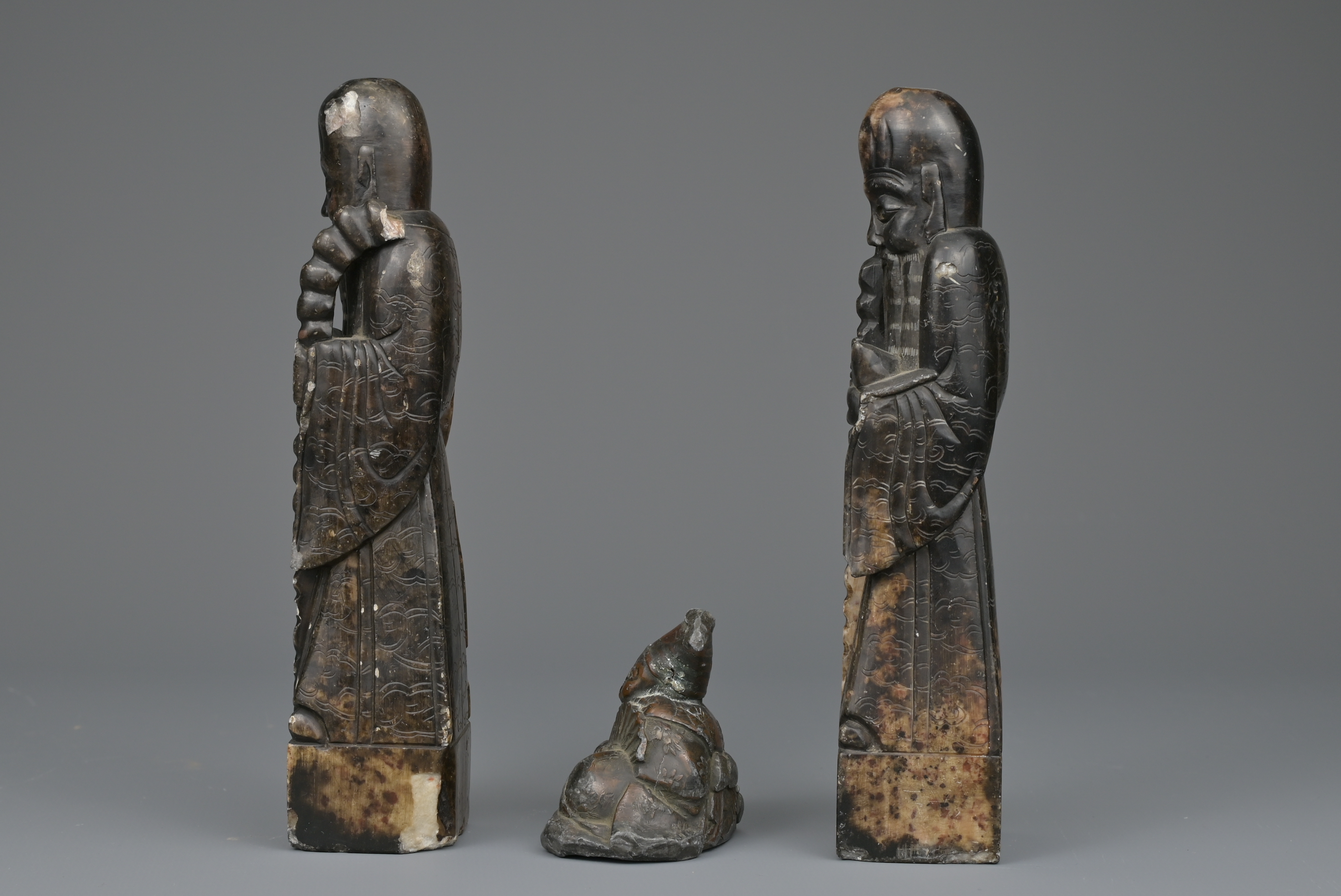 PAIR OF CHINESE CARVED SOAPSTONE FIGURES OF SHOU LAO, EARLY 20th CENTURY - Image 3 of 7