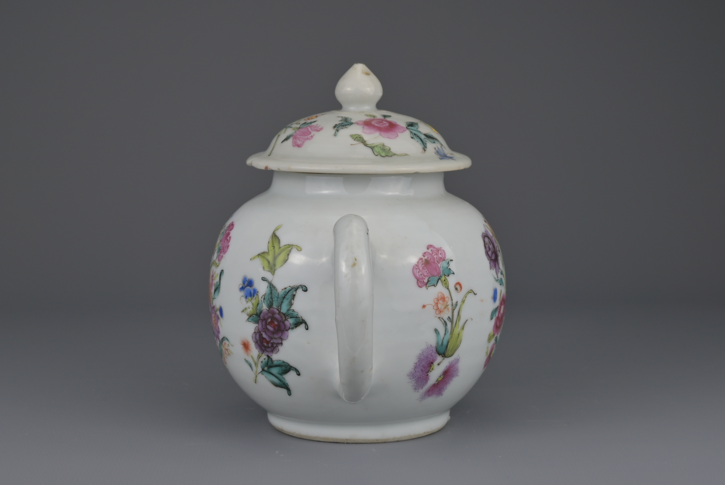 CHINESE FAMILLE ROSE PORCELAIN TEAPOT, 18th CENTURY - Image 3 of 8