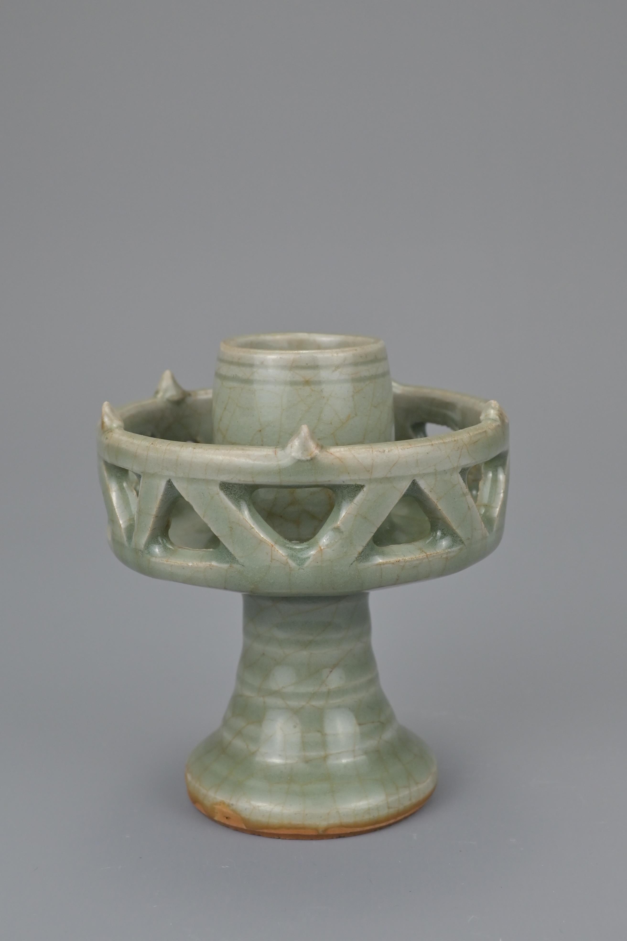 CHINESE YUAN / MING DYNASTY LONGQUAN CELADON OIL LAMP - Image 4 of 8