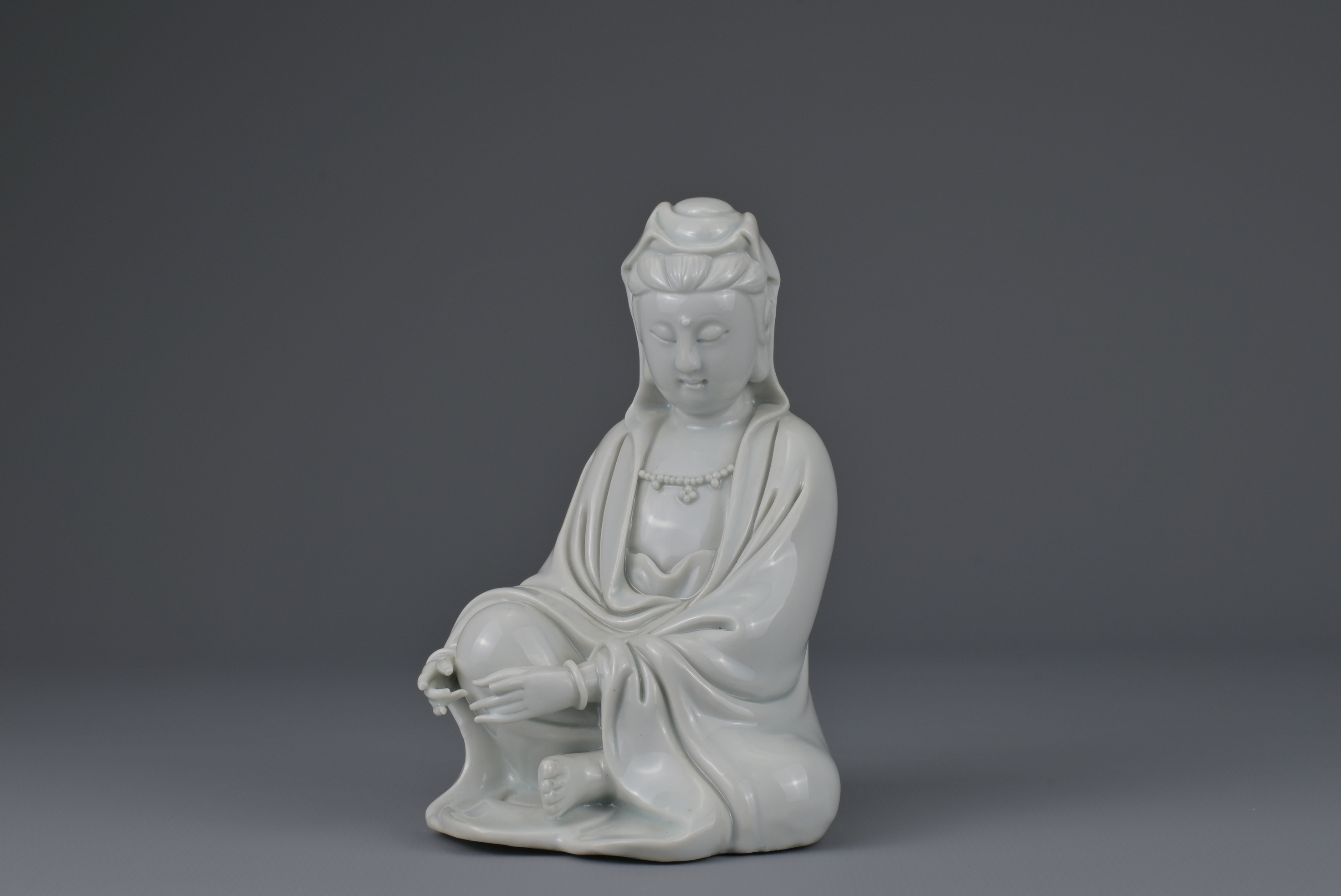 CHINESE BLANC DE CHINE PORCELAIN FIGURE OF GUANYIN, QING DYNASTY - Image 8 of 8