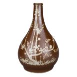 CHINESE MING DYNASTY WANLI PERIOD PORCELAIN BOTTLE VASE