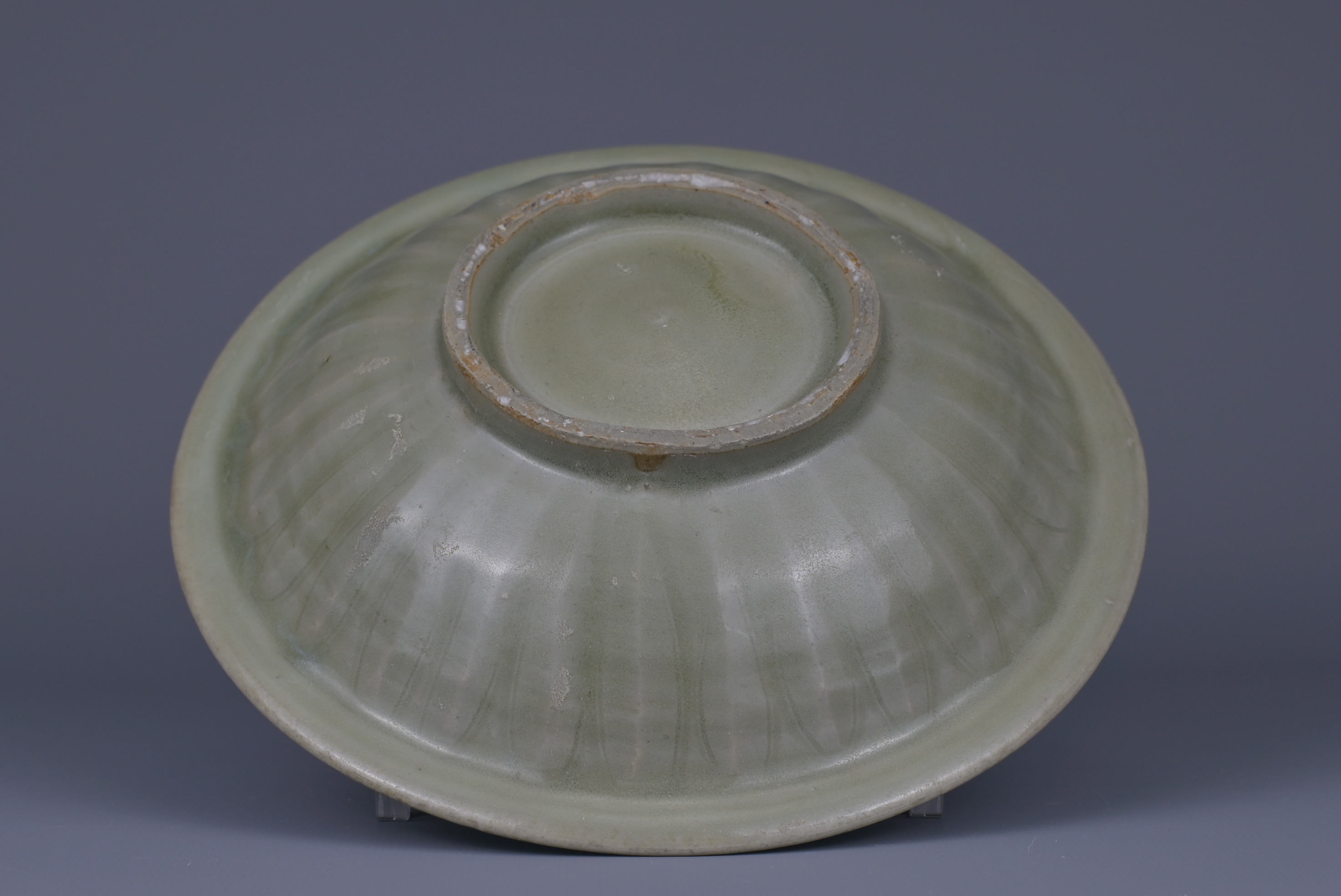 CHINESE LONGQUAN CELADON ‘TWIN FISH’ DISH, SONG DYNASTY - Image 5 of 7