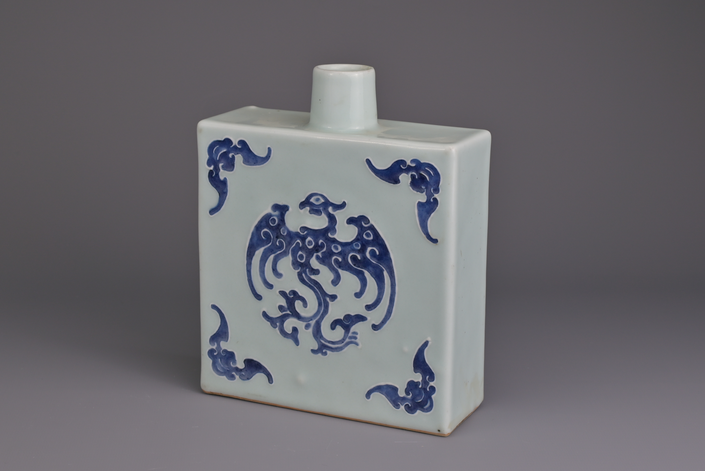 RARE CHINESE PORCELAIN ‘PHOENIX & BATS’ TEA CADDY, QIANLONG MARK AND PERIOD, 18th CENTURY - Image 9 of 10