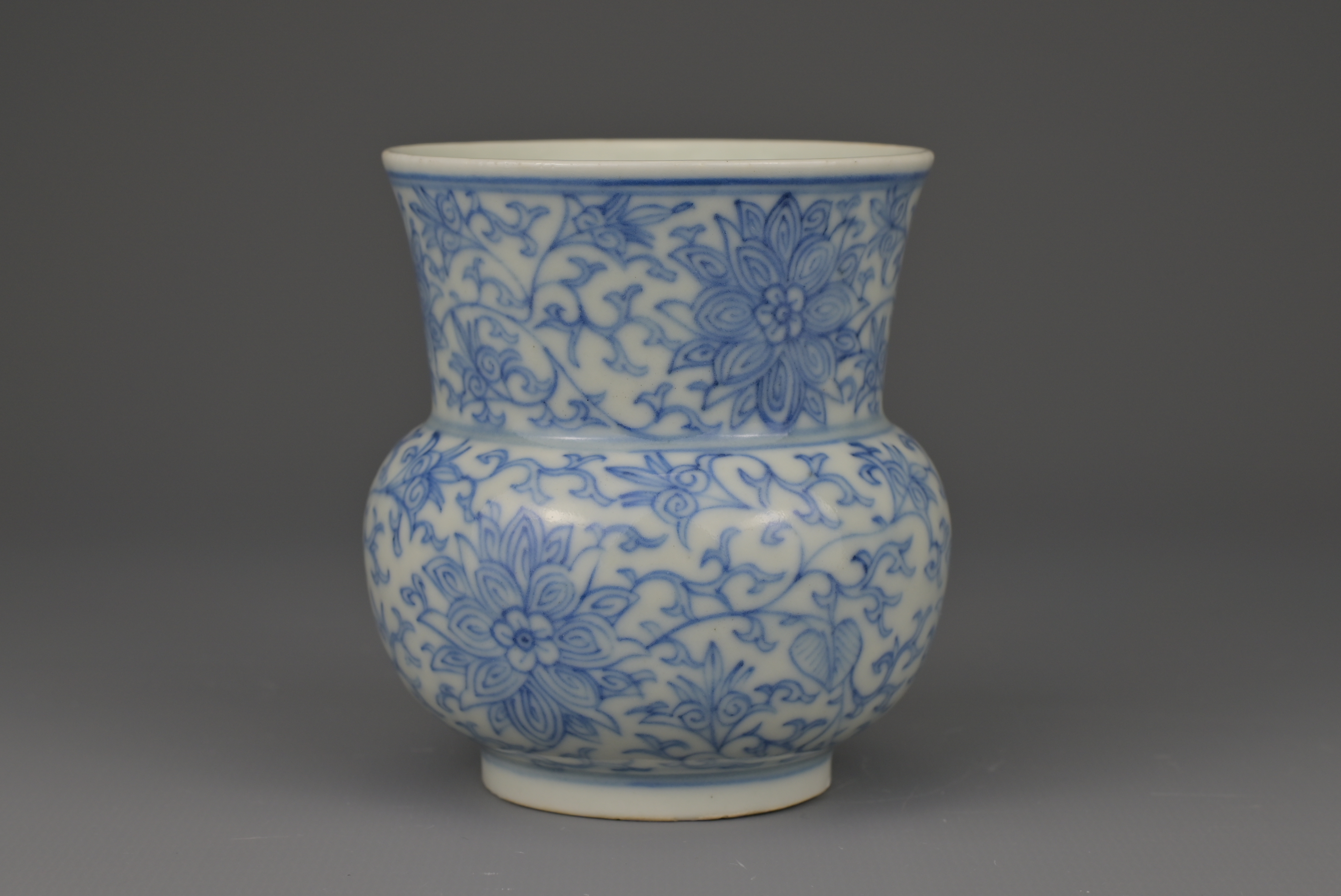 CHINESE BLUE AND WHITE PORCELAIN SPITTOON ‘ZHADOU’, JIAQING PERIOD, EARLY 19th CENTURY - Image 2 of 8
