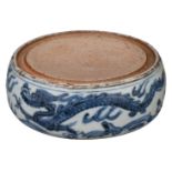 CHINESE BLUE AND WHITE PORCELAIN INK STONE, LATE MING DYNASTY, 17th CENTURY