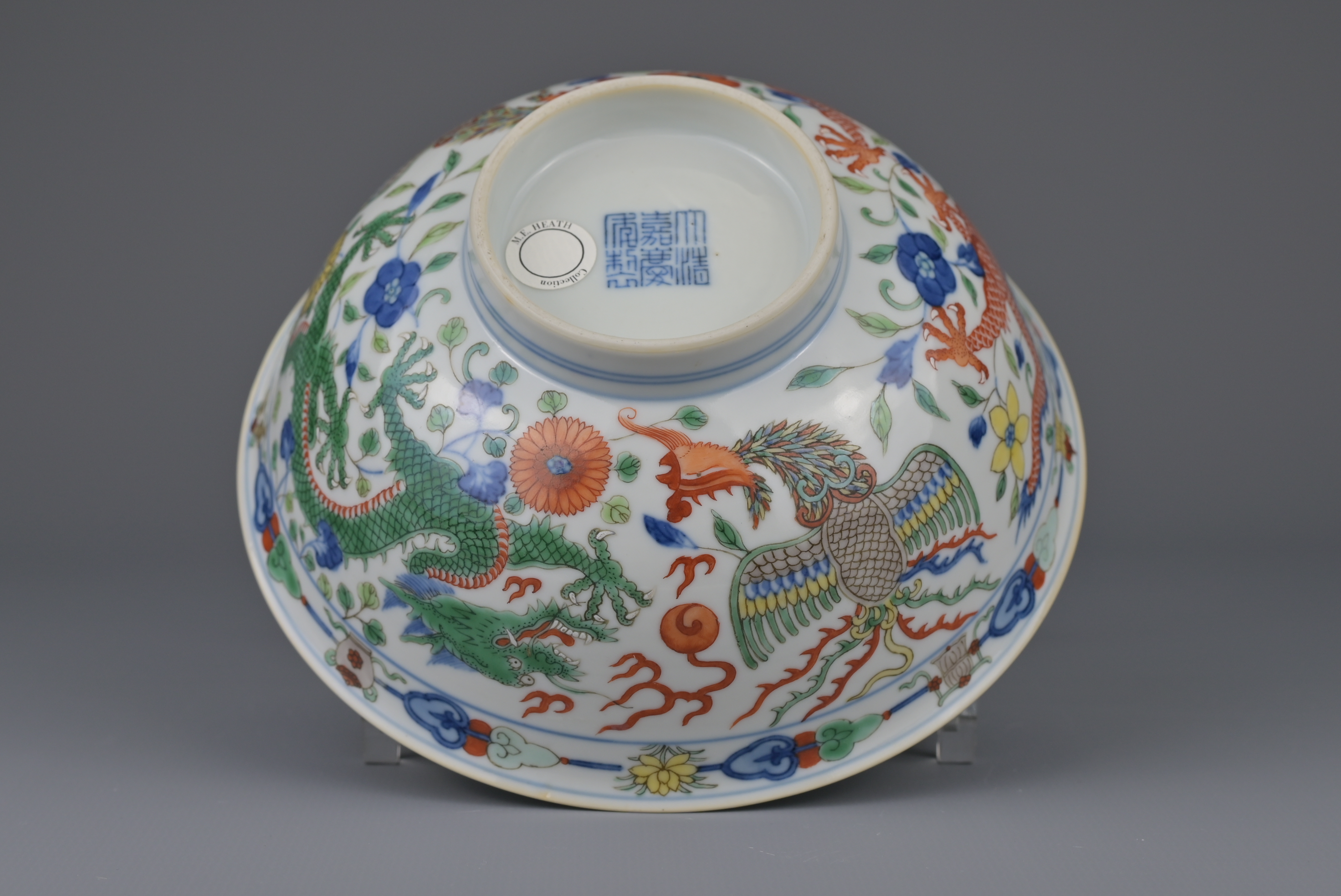 FINE CHINESE WUCAI ‘DRAGON & PHOENIX’ PORCELAIN BOWL, JIAQING MARK AND PERIOD, EARLY 19th CENTURY - Image 9 of 14