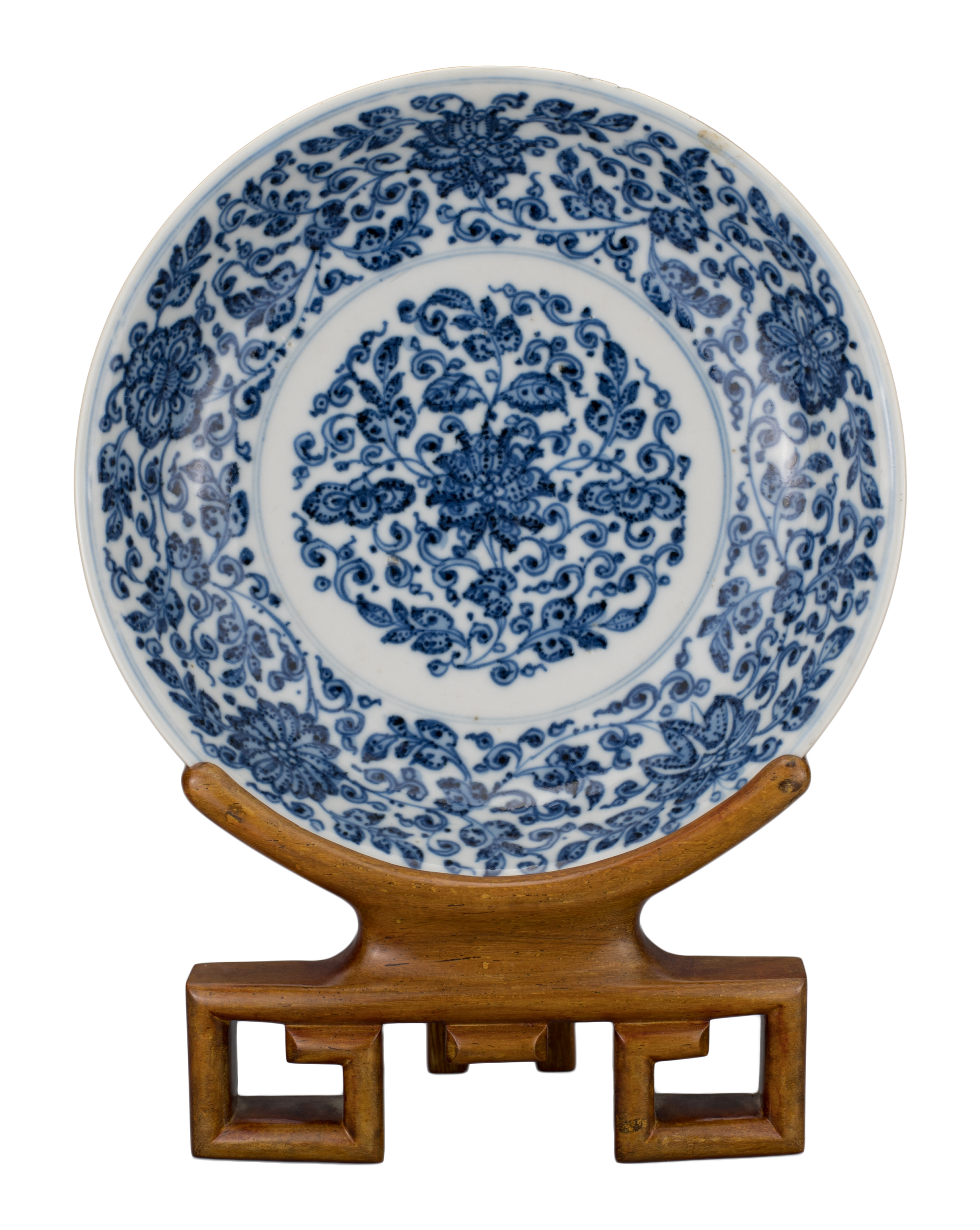 CHINESE BLUE AND WHITE PORCELAIN DISH, JIAQING PERIOD, EARLY 19th CENTURY