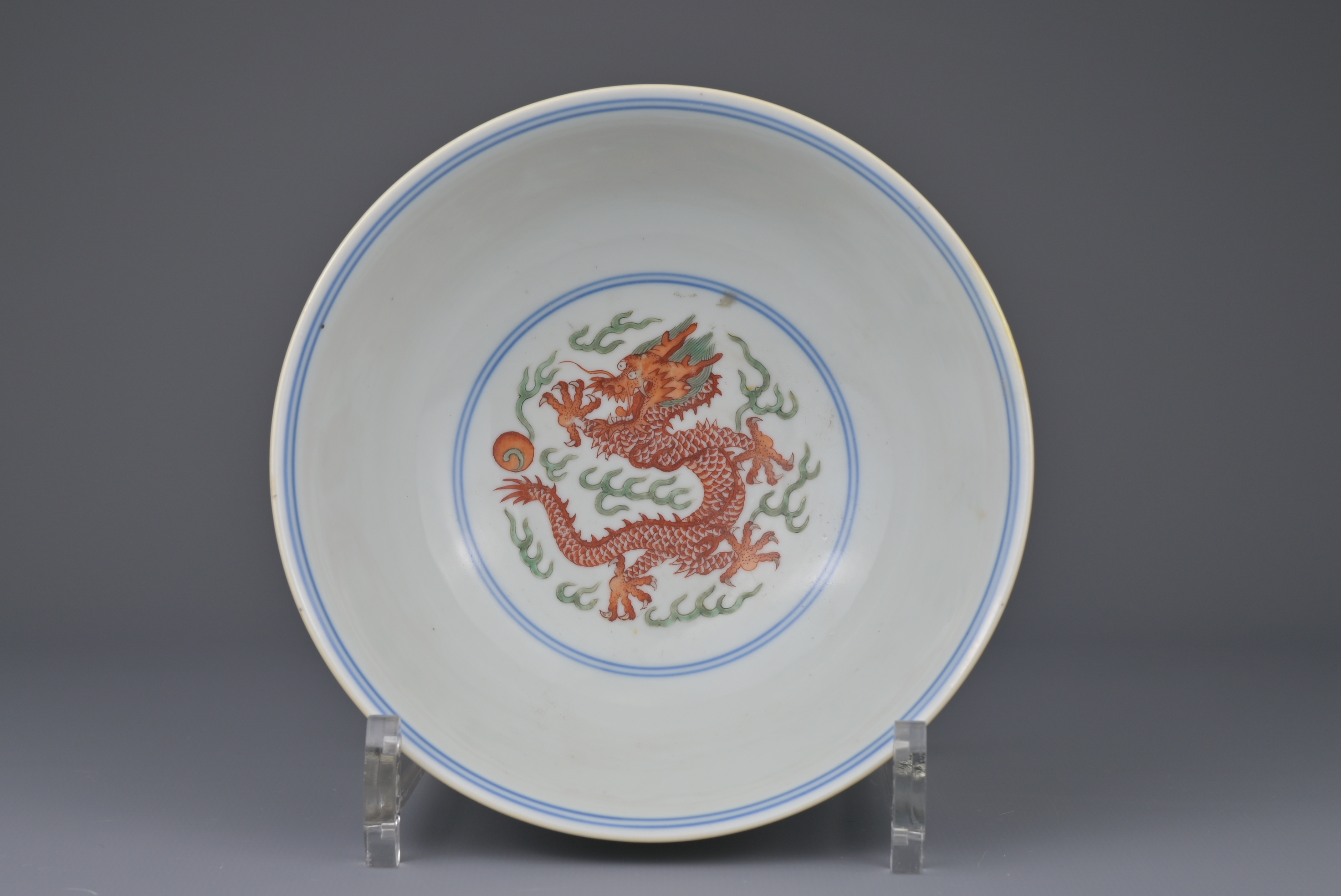 FINE CHINESE WUCAI ‘DRAGON & PHOENIX’ PORCELAIN BOWL, JIAQING MARK AND PERIOD, EARLY 19th CENTURY - Image 7 of 14