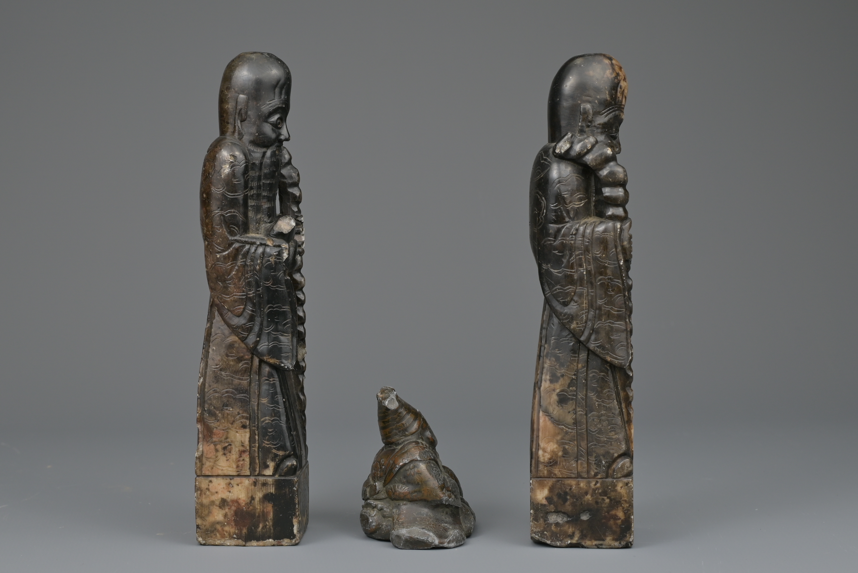PAIR OF CHINESE CARVED SOAPSTONE FIGURES OF SHOU LAO, EARLY 20th CENTURY - Image 5 of 7